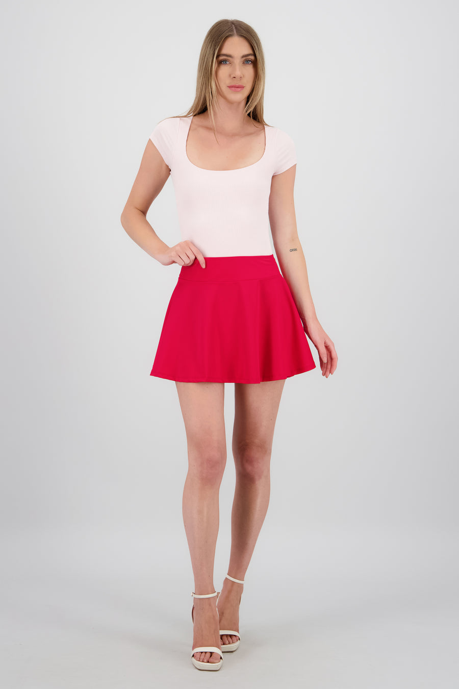 Falda mini detalle pretina ancha