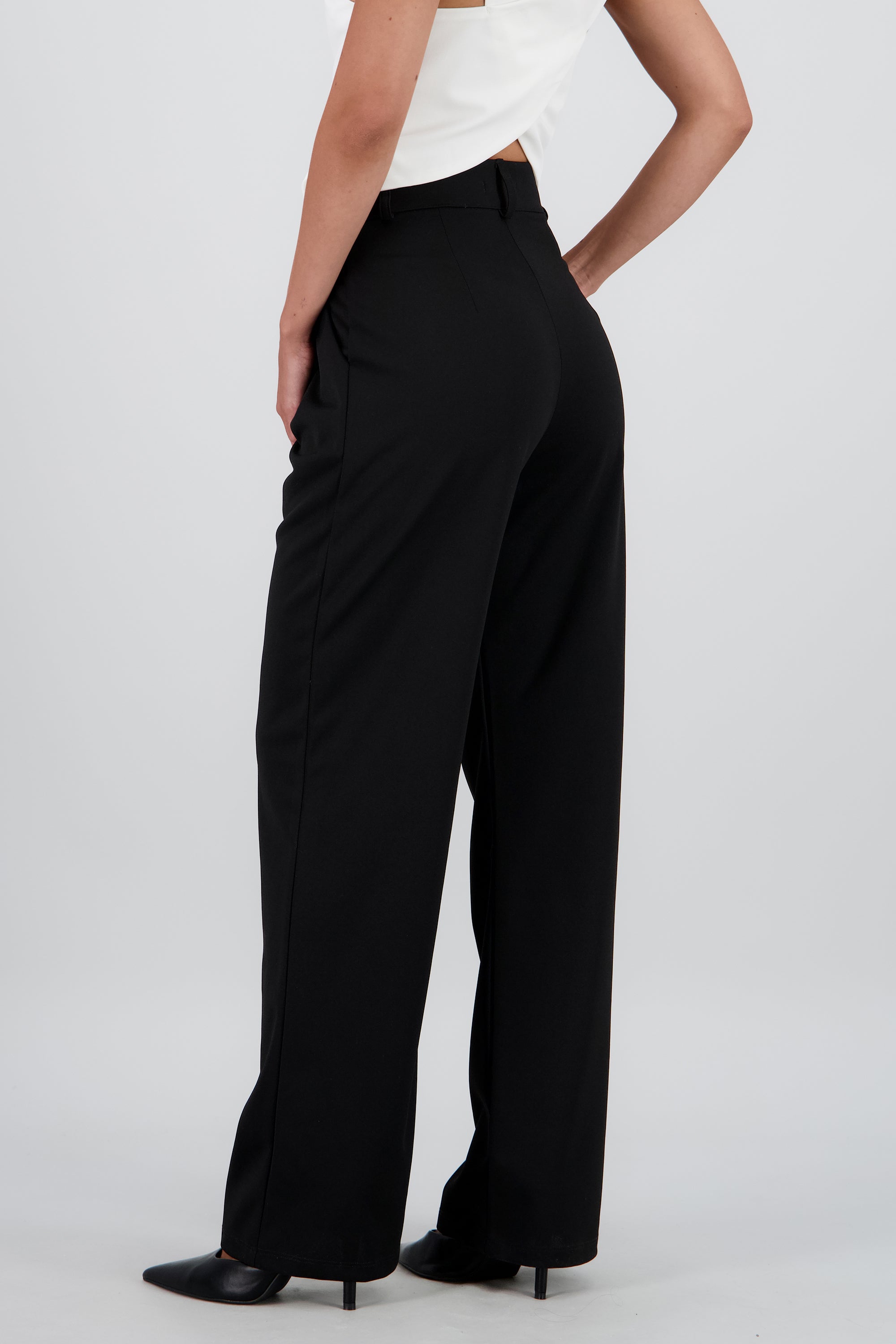 Pantalon amplio detalle pretina frunces NEGRO