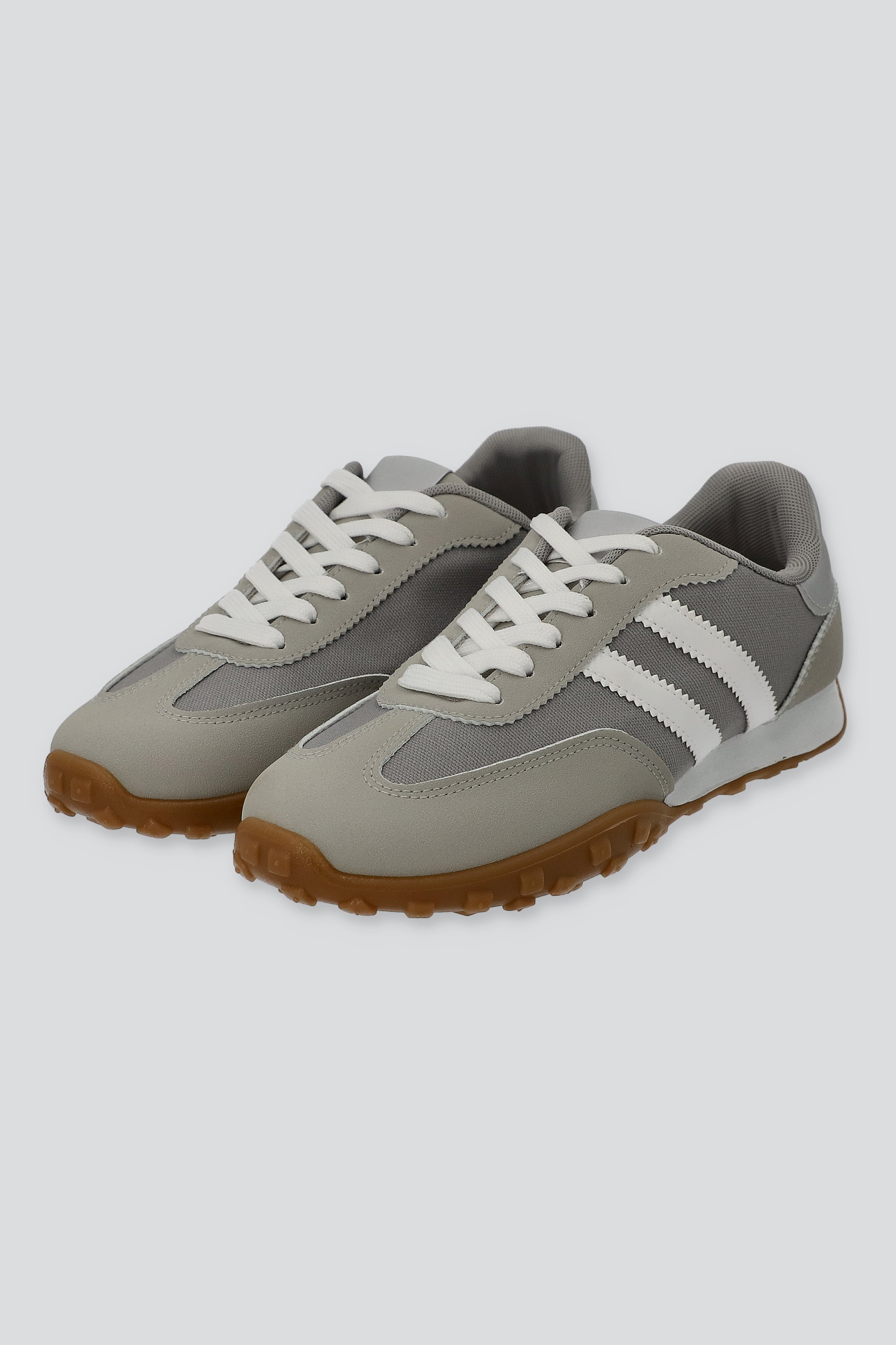 Tenis casual lineas impermeable GRIS