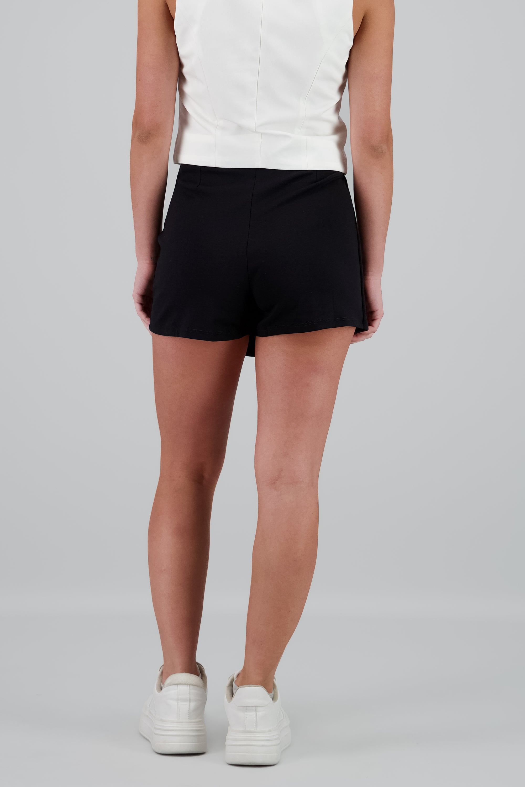 Falda short liso NEGRO