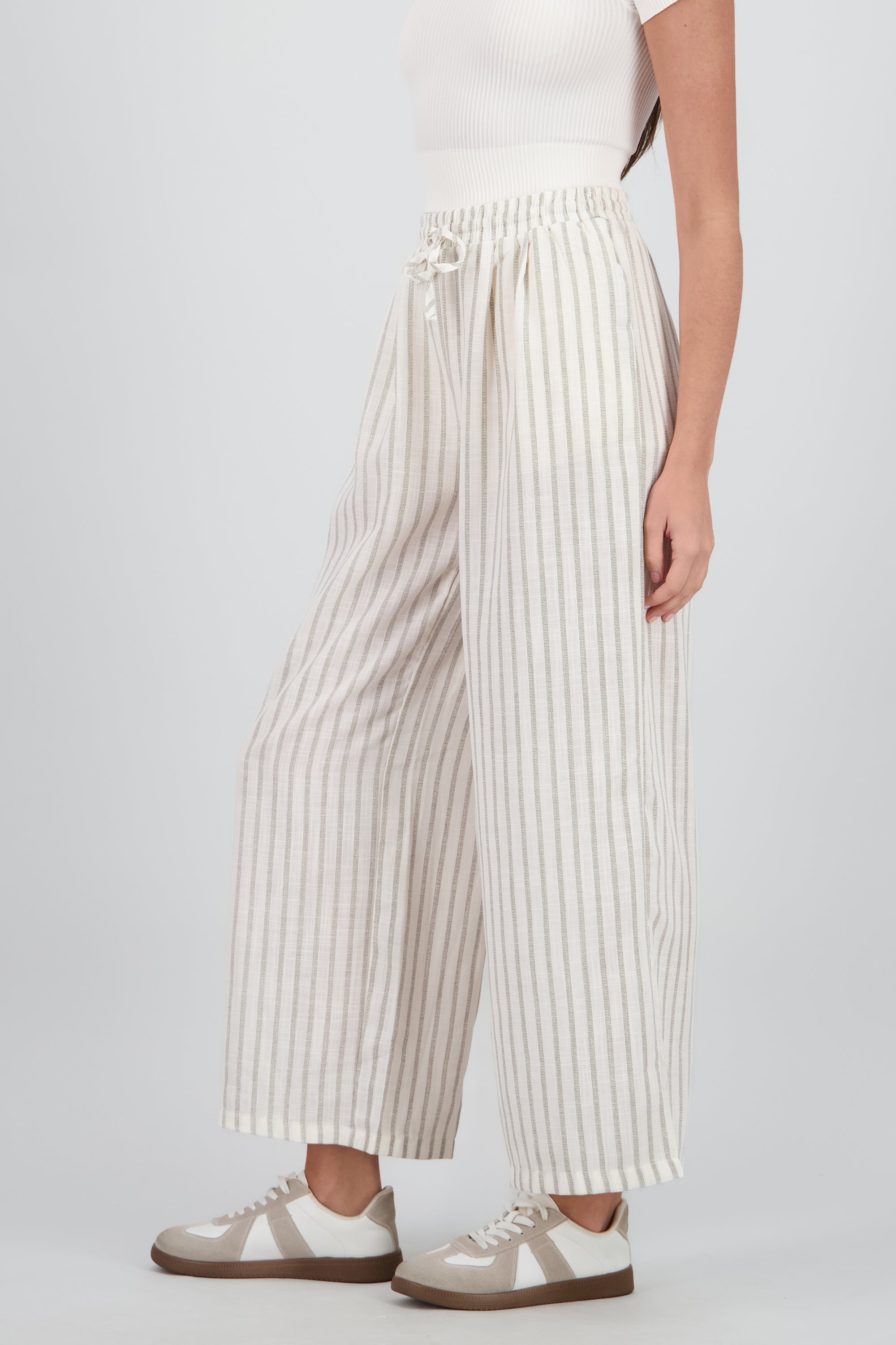 Pantalon amplio rayas CREMA