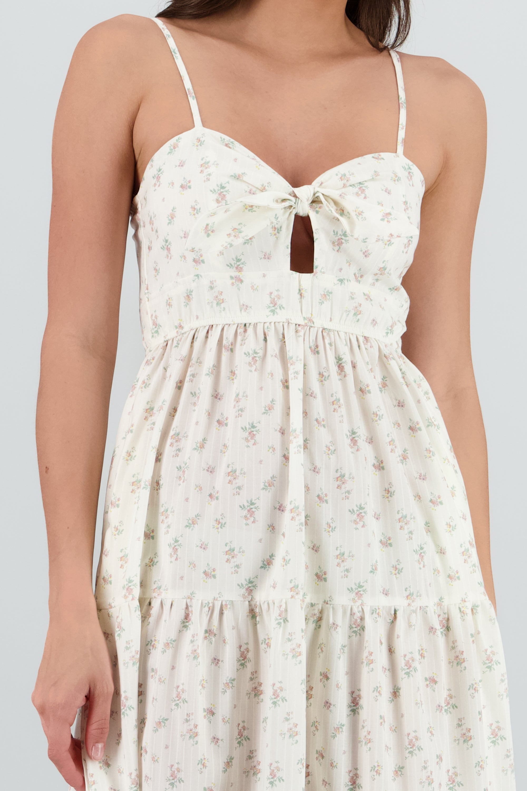 Vestido con detalle de nudo floral HUESO COMBO