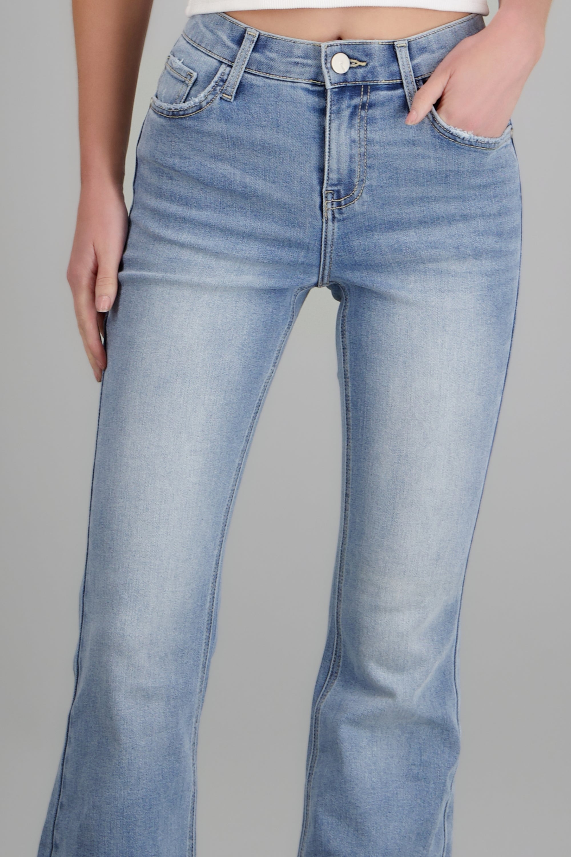 Jeans flare cintura media BLEACHED
