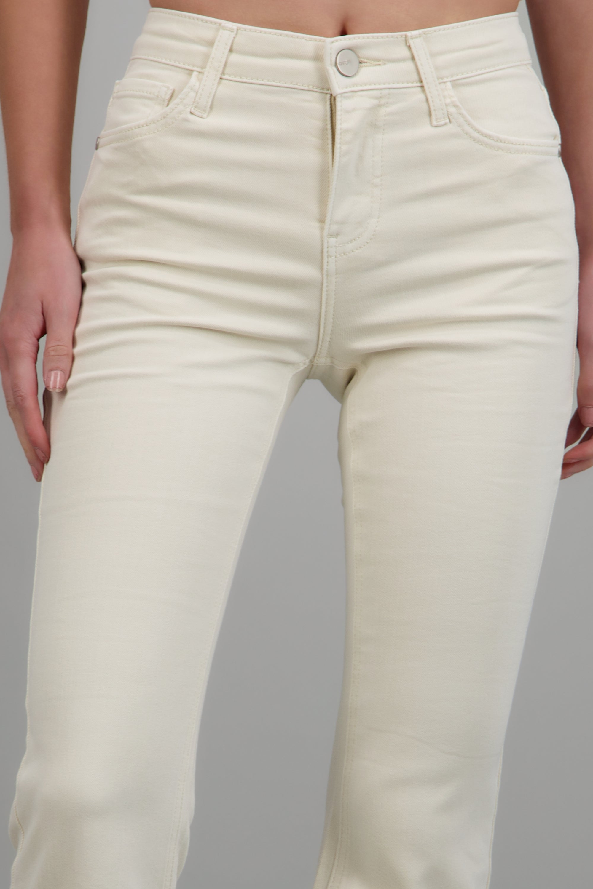 Jeans flare cintura media HUESO