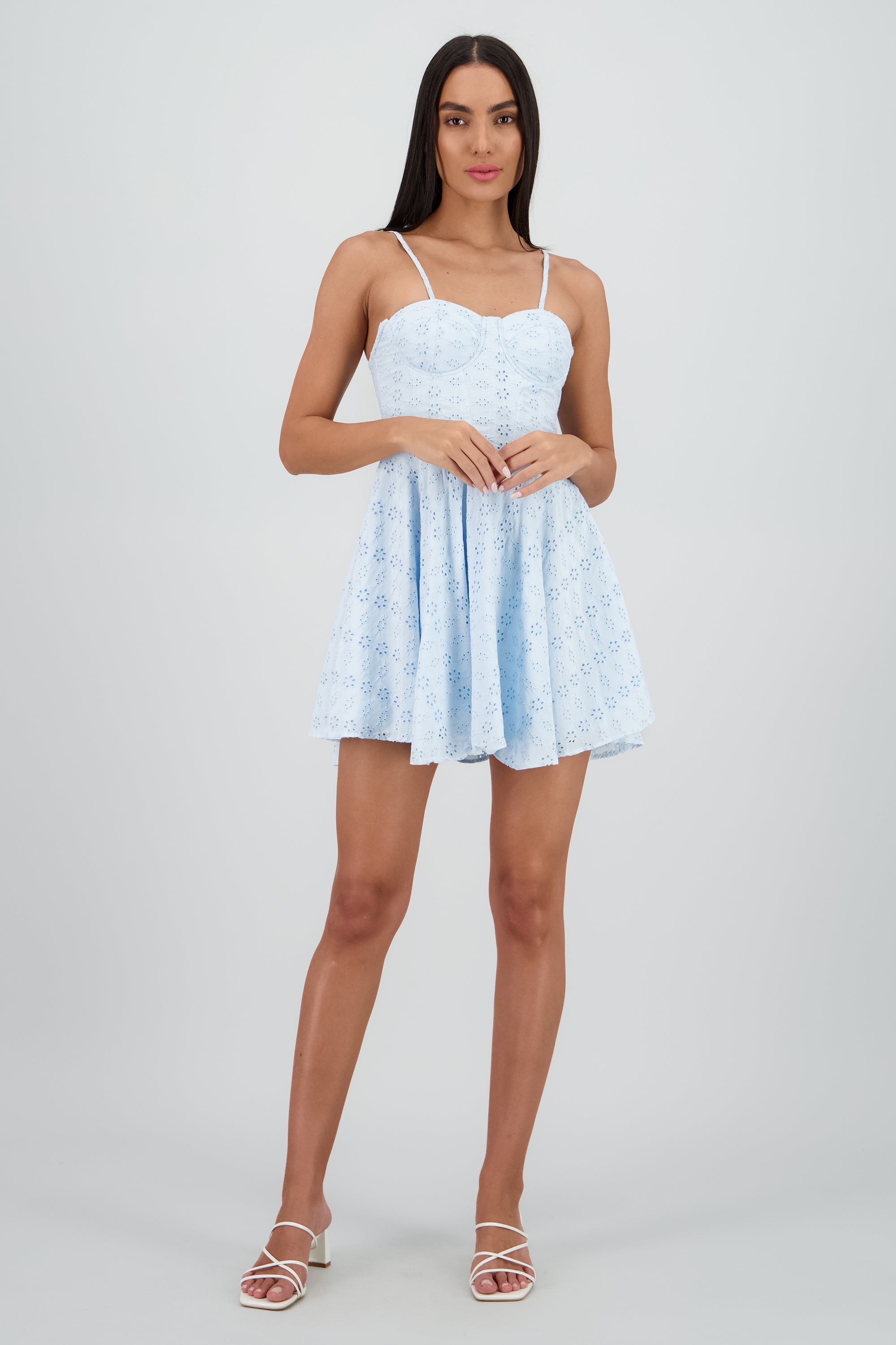 Vestido con copas de eyelet AZUL CIELO