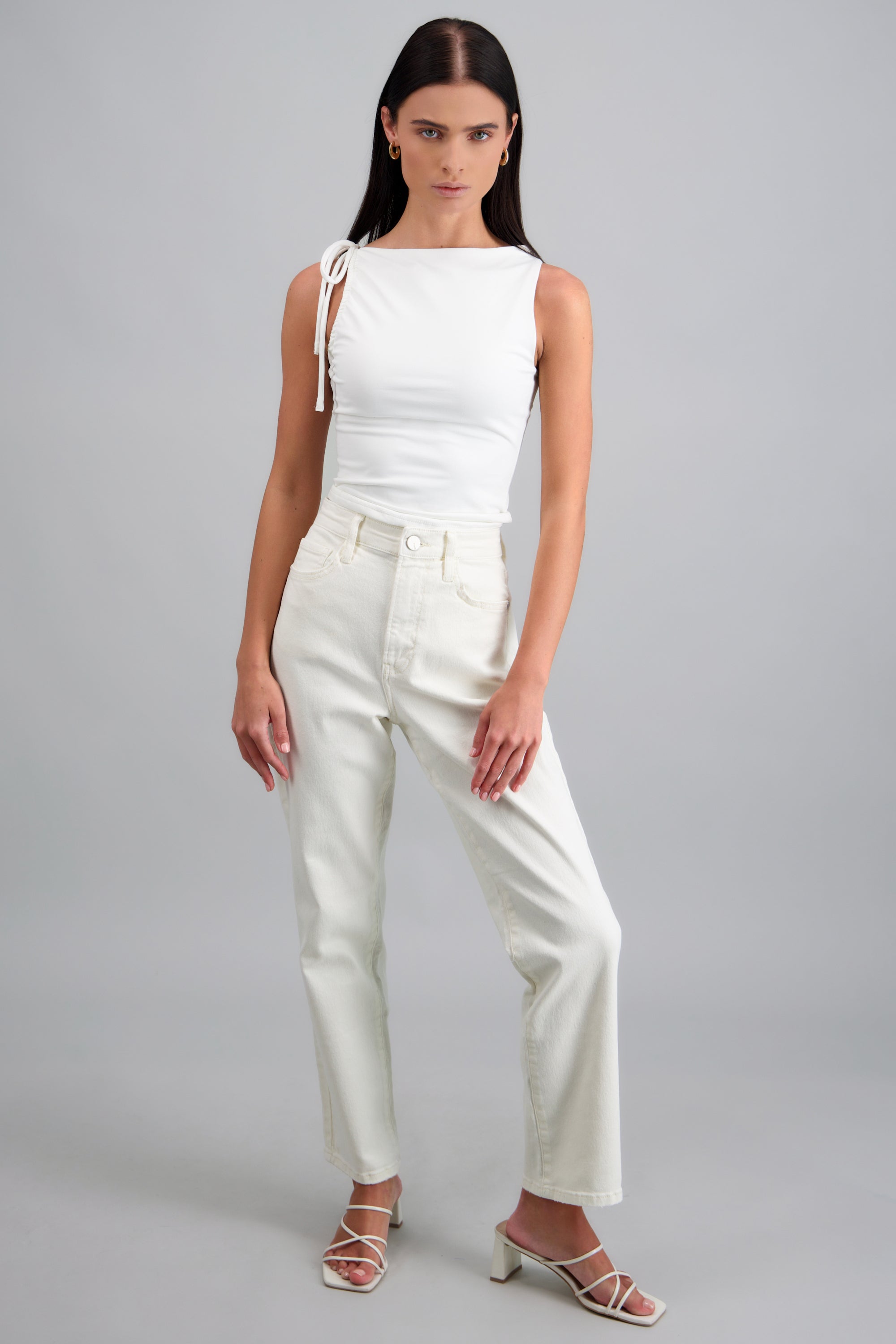 JEANS STRAIGHT MID RISE HUESO