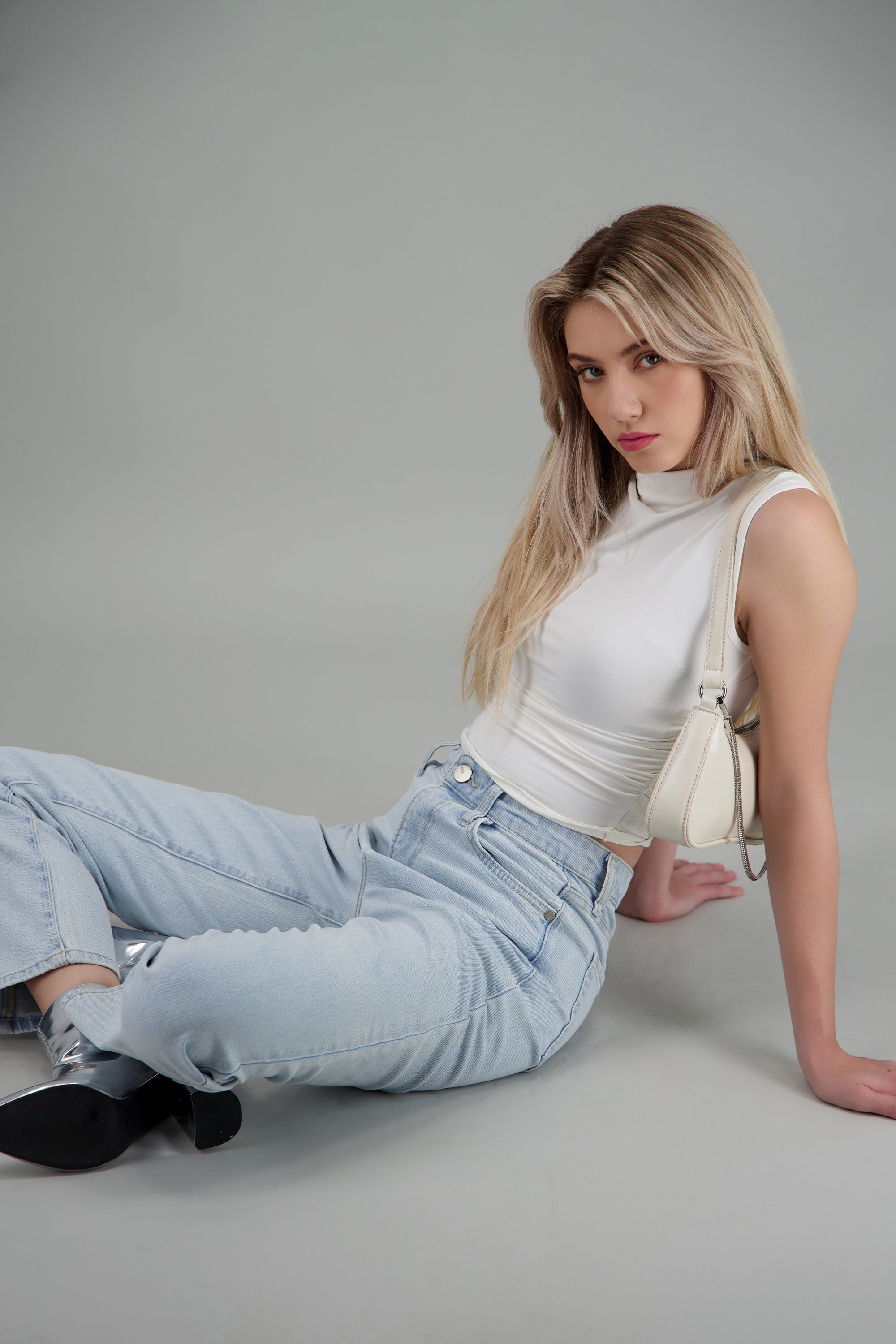 Jeans straight mid rise SUPER BLEACHED