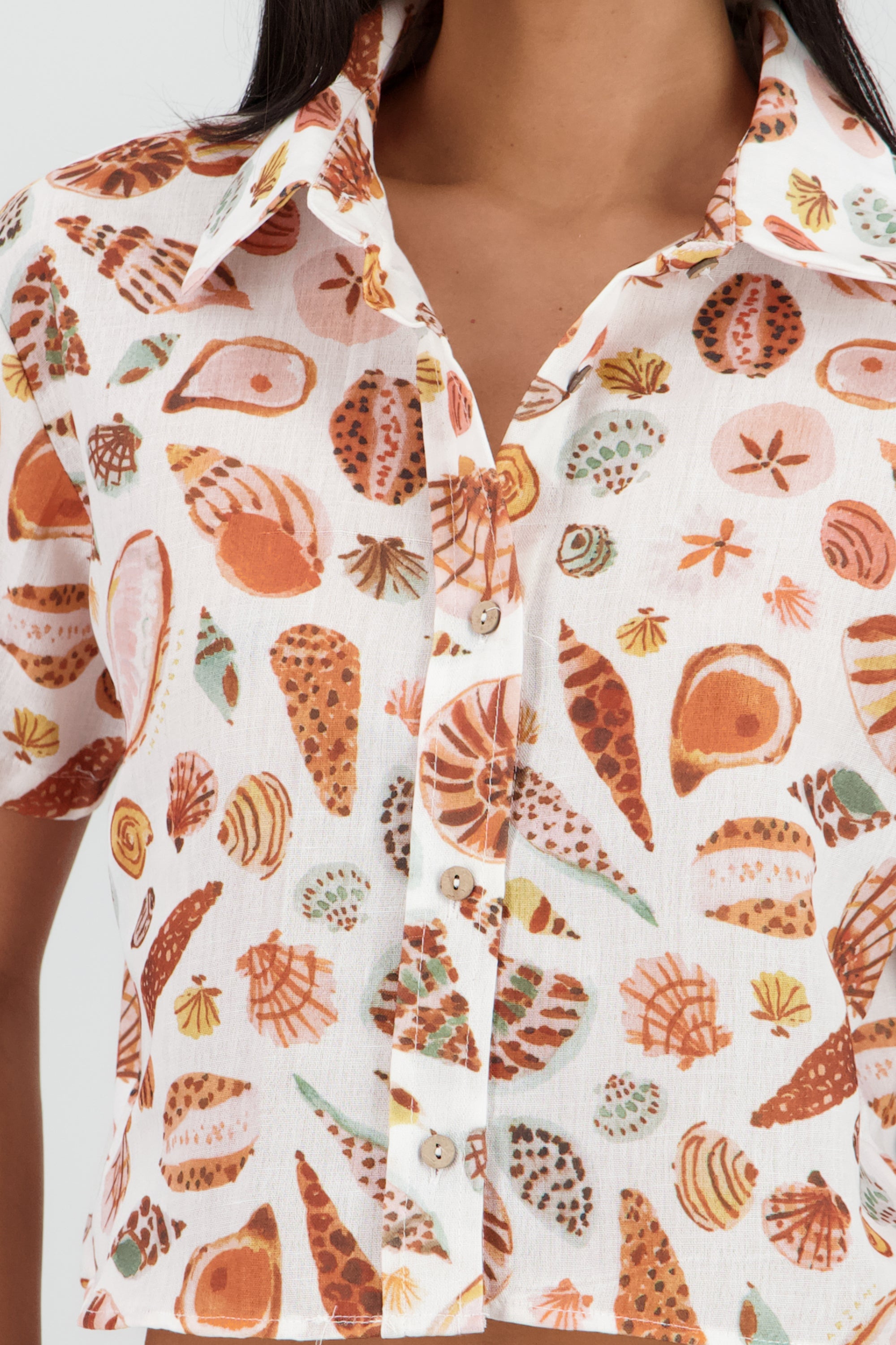 Camisa corta con estampado de conchas MULTICOLOR