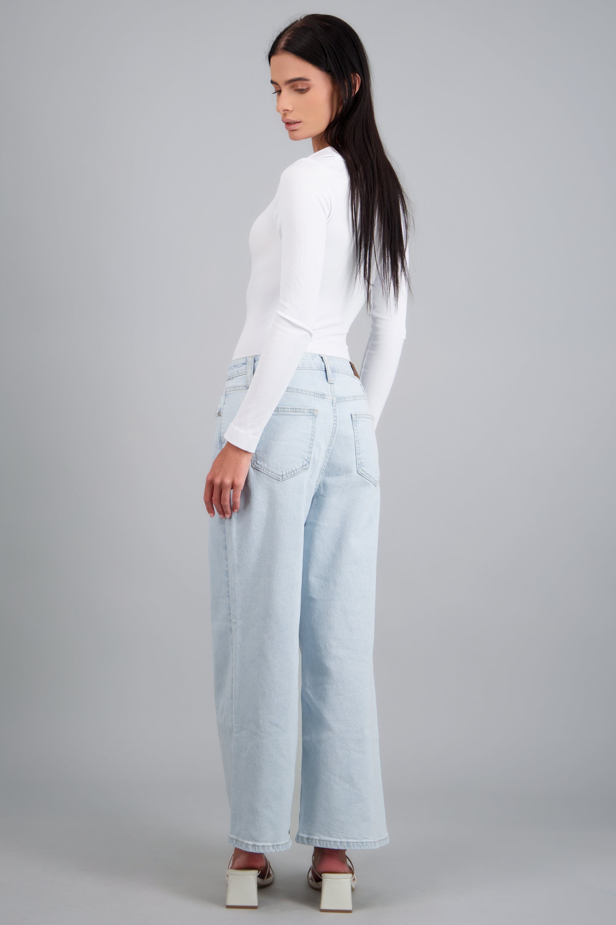 JEANS CROPPED MID RISE SUPER BLEACHED