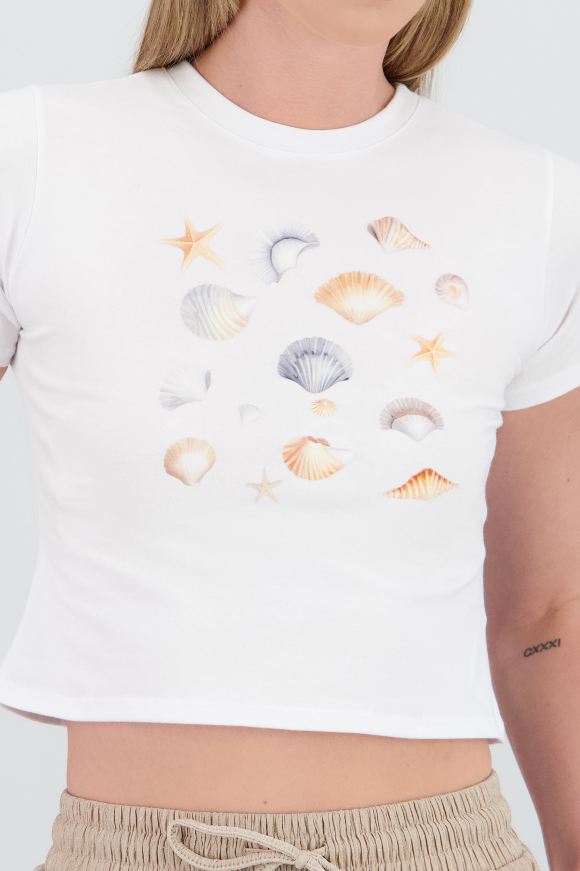 T-shirt manga corta estampado de conchas BLANCO COMBO