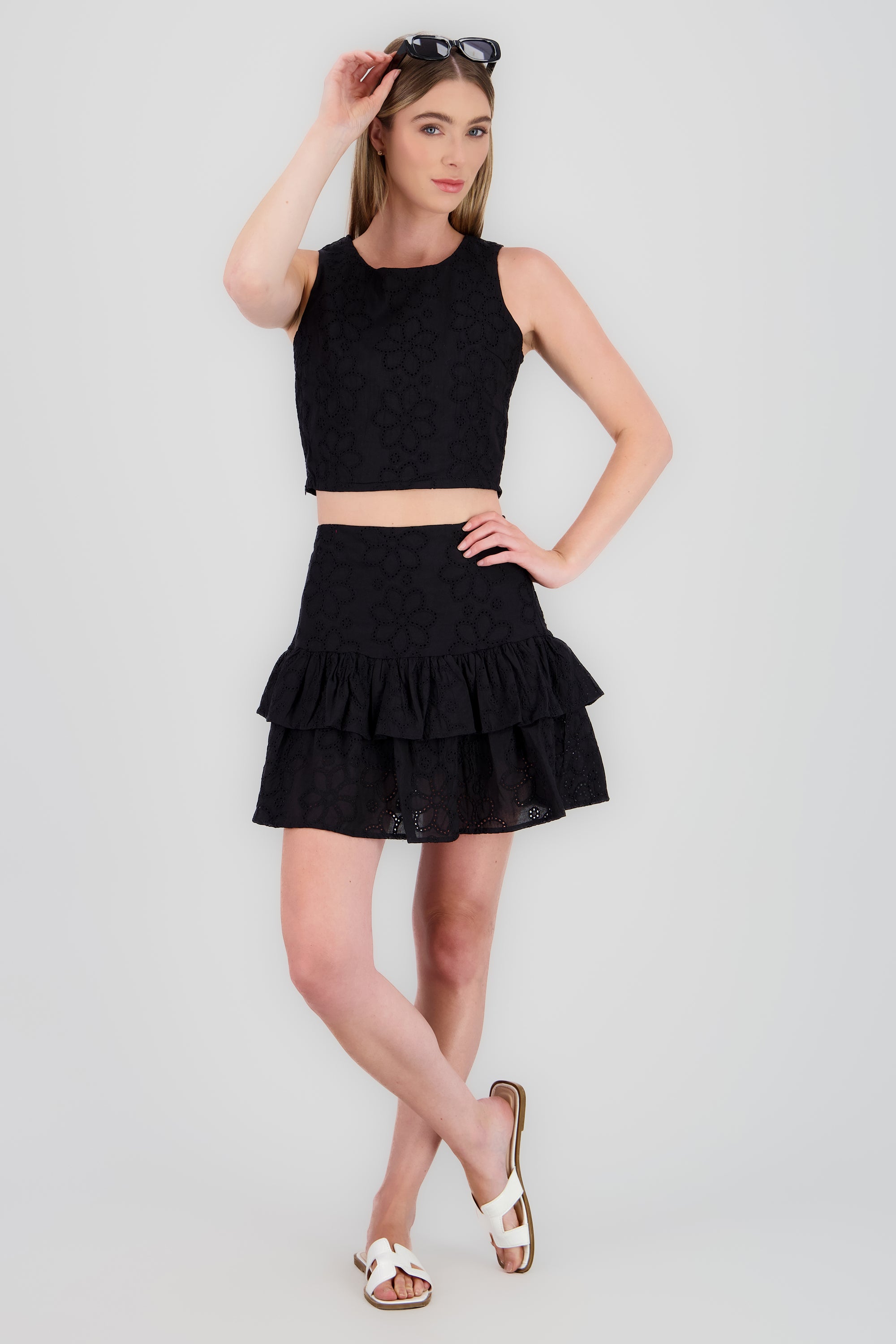 Falda short olanes NEGRO