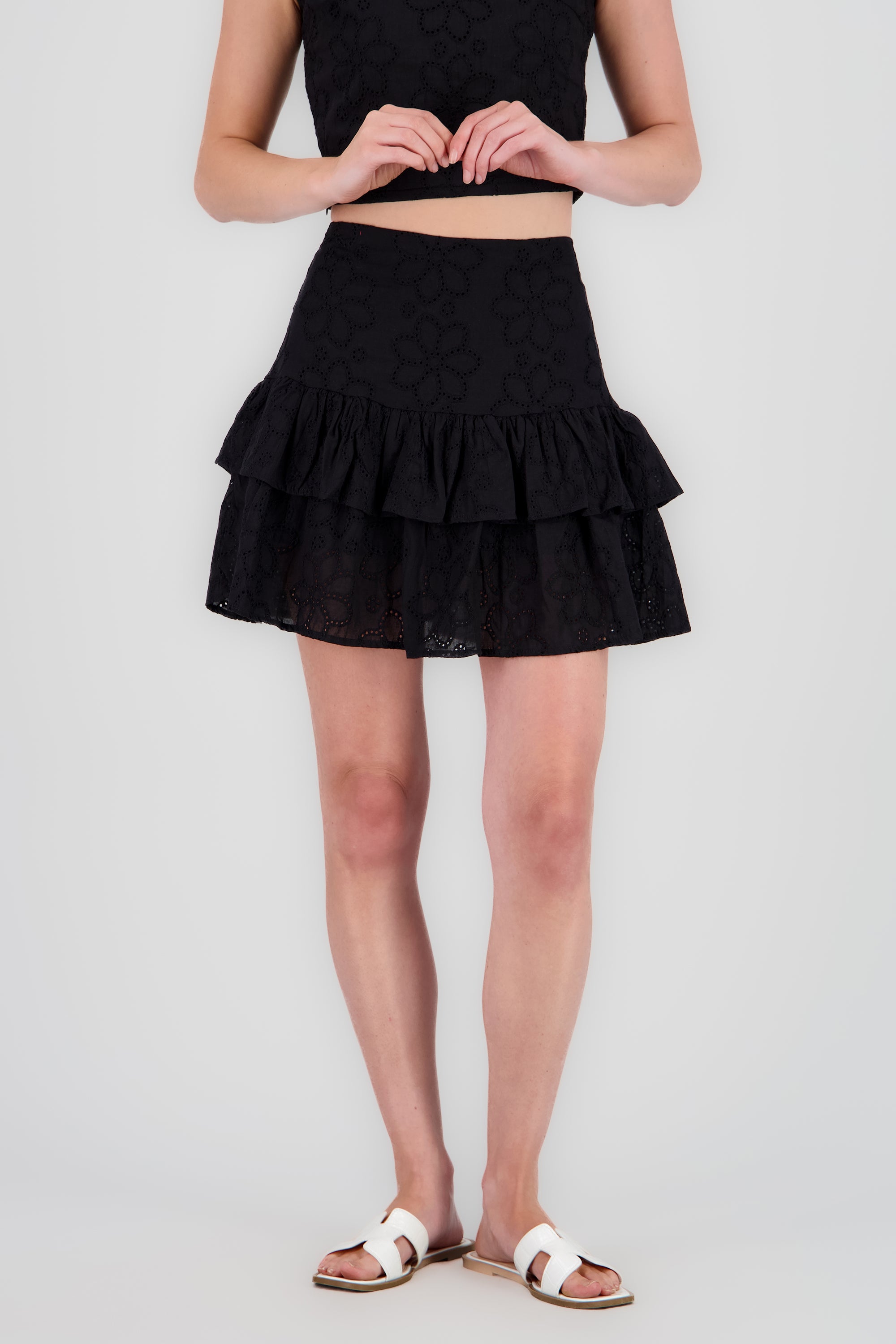 Falda short olanes NEGRO