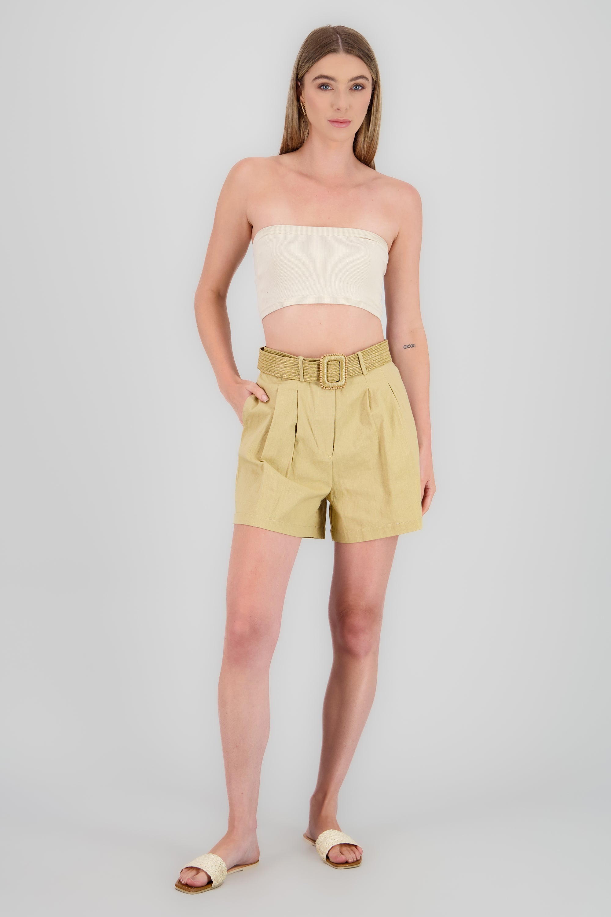 Short amplio detalle cinturon lino BEIGE