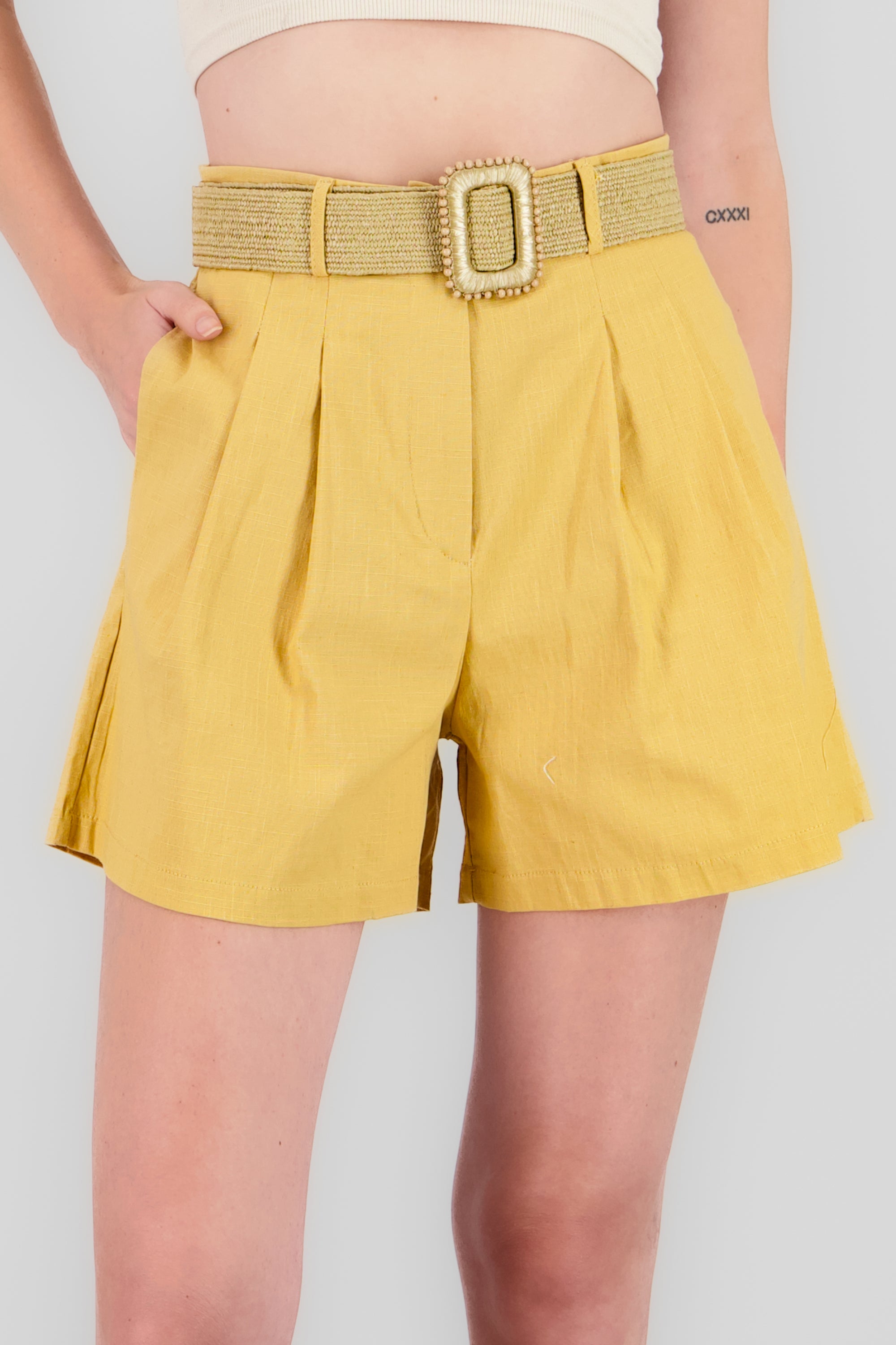 Short amplio detalle cinturon lino KHAKI