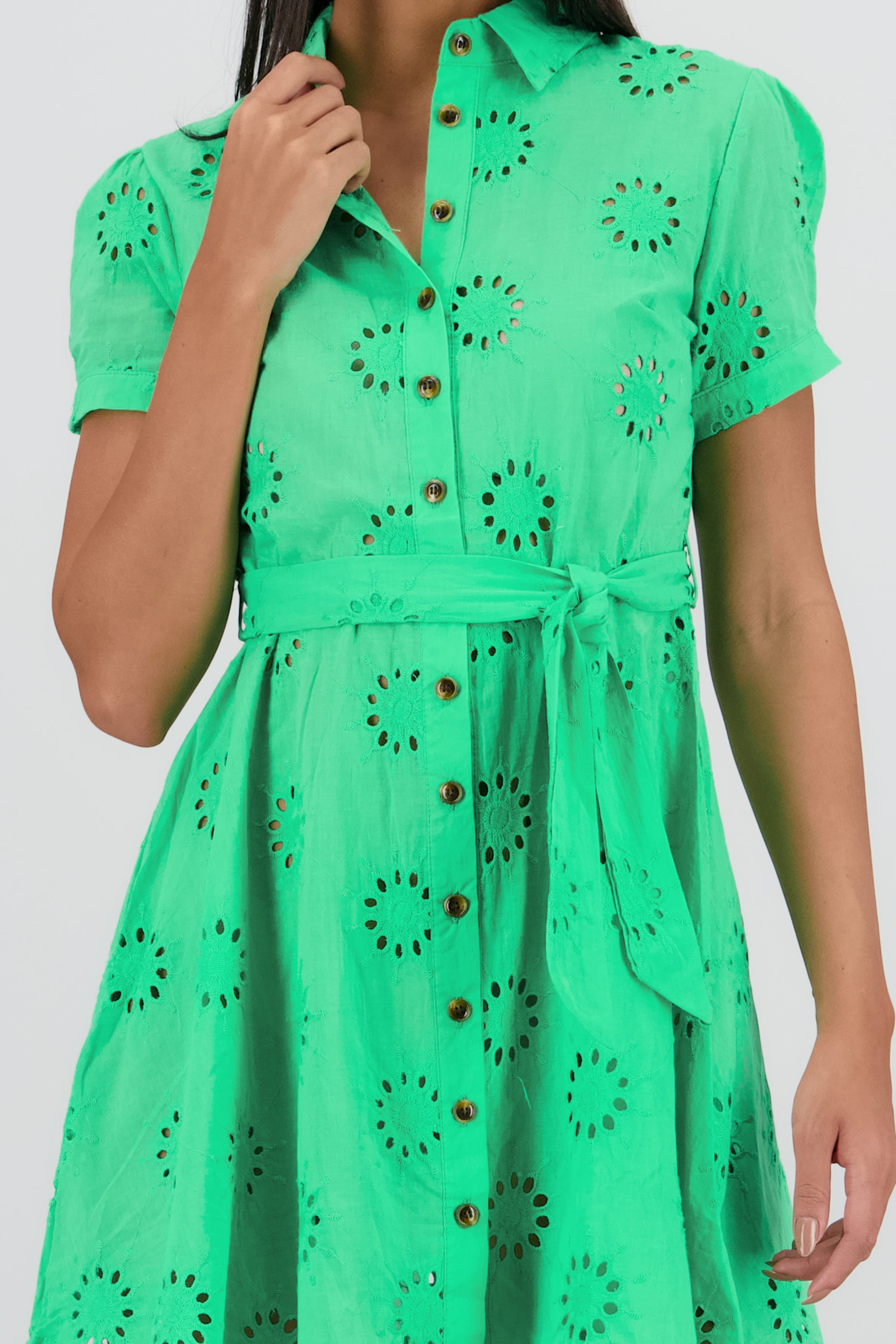 GREEN