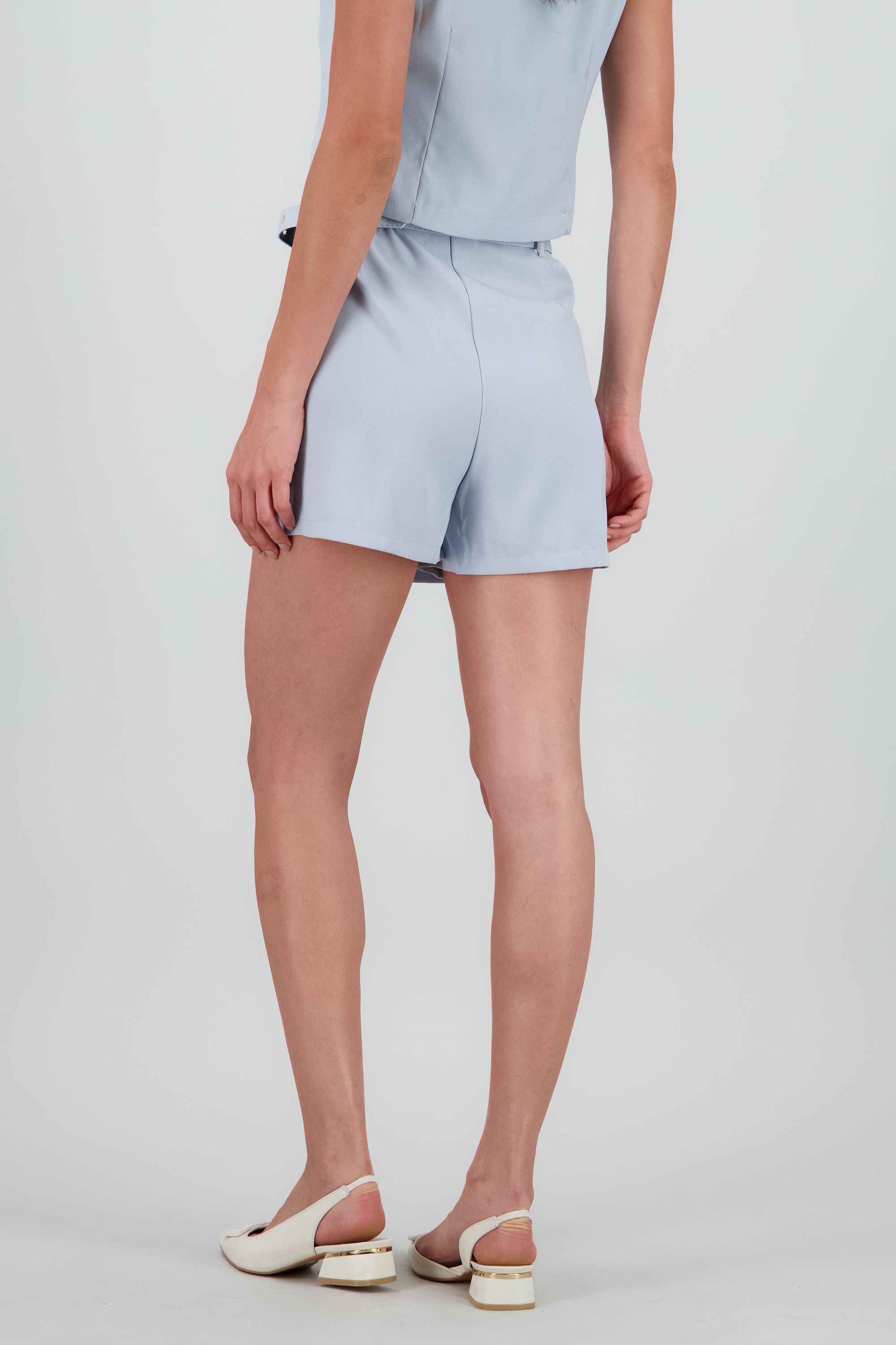 Falda short sastreado detalle cinturon AZUL