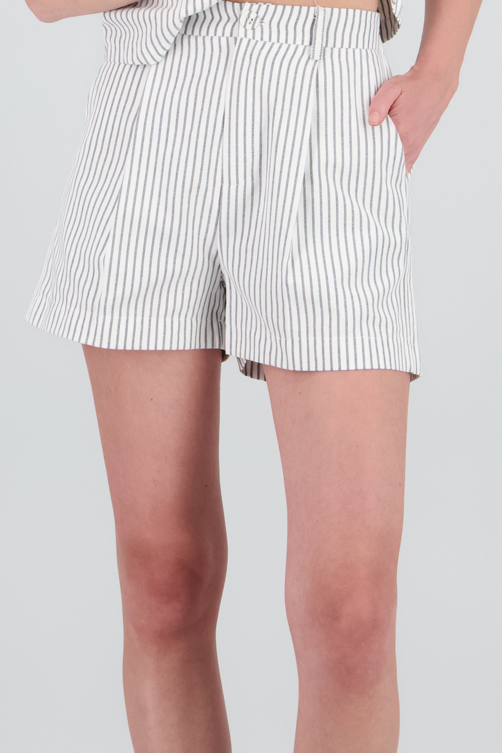 Short amplio rayas NEGRO
