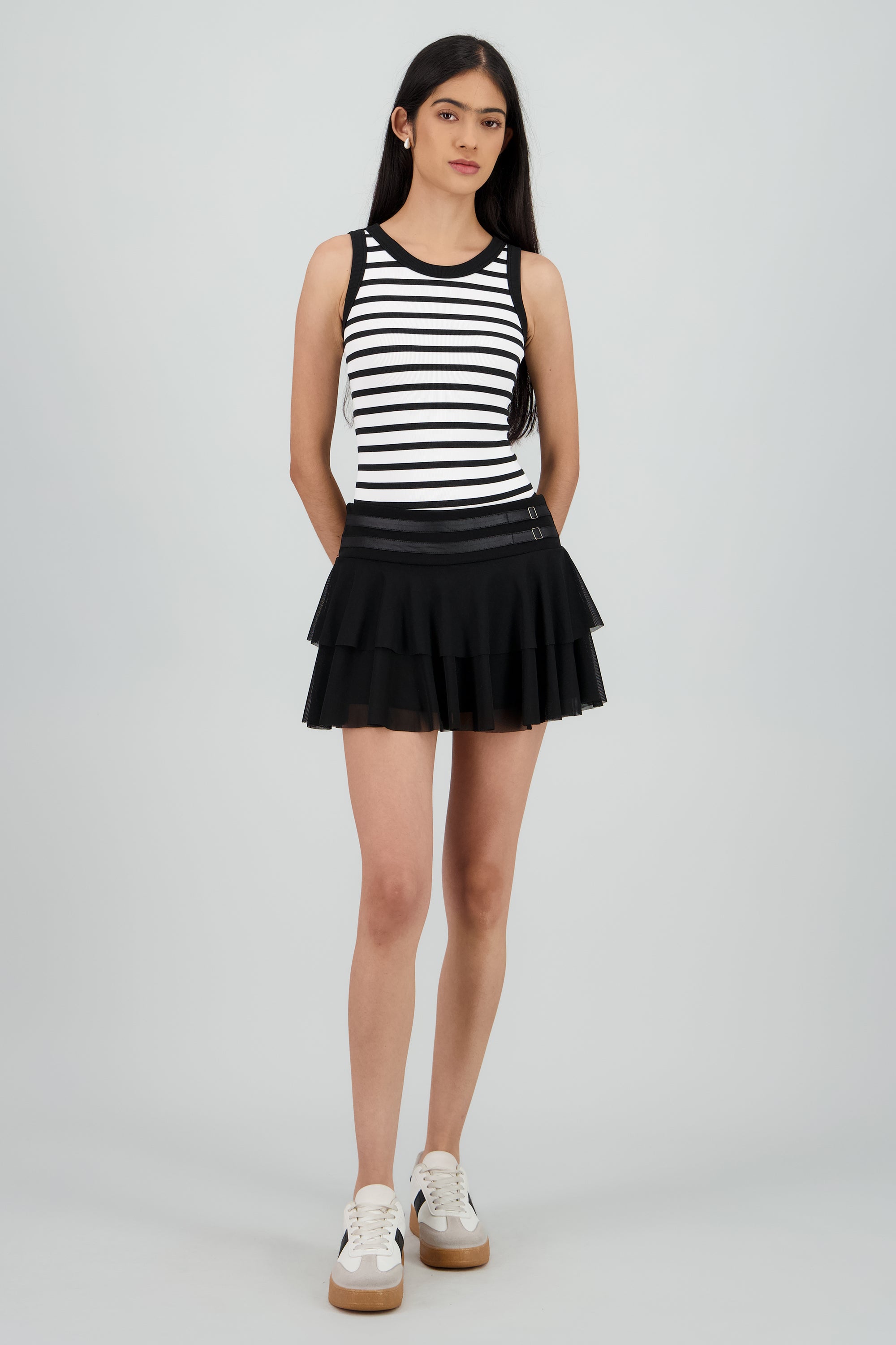 Falda short doble olanes con cinturon NEGRO