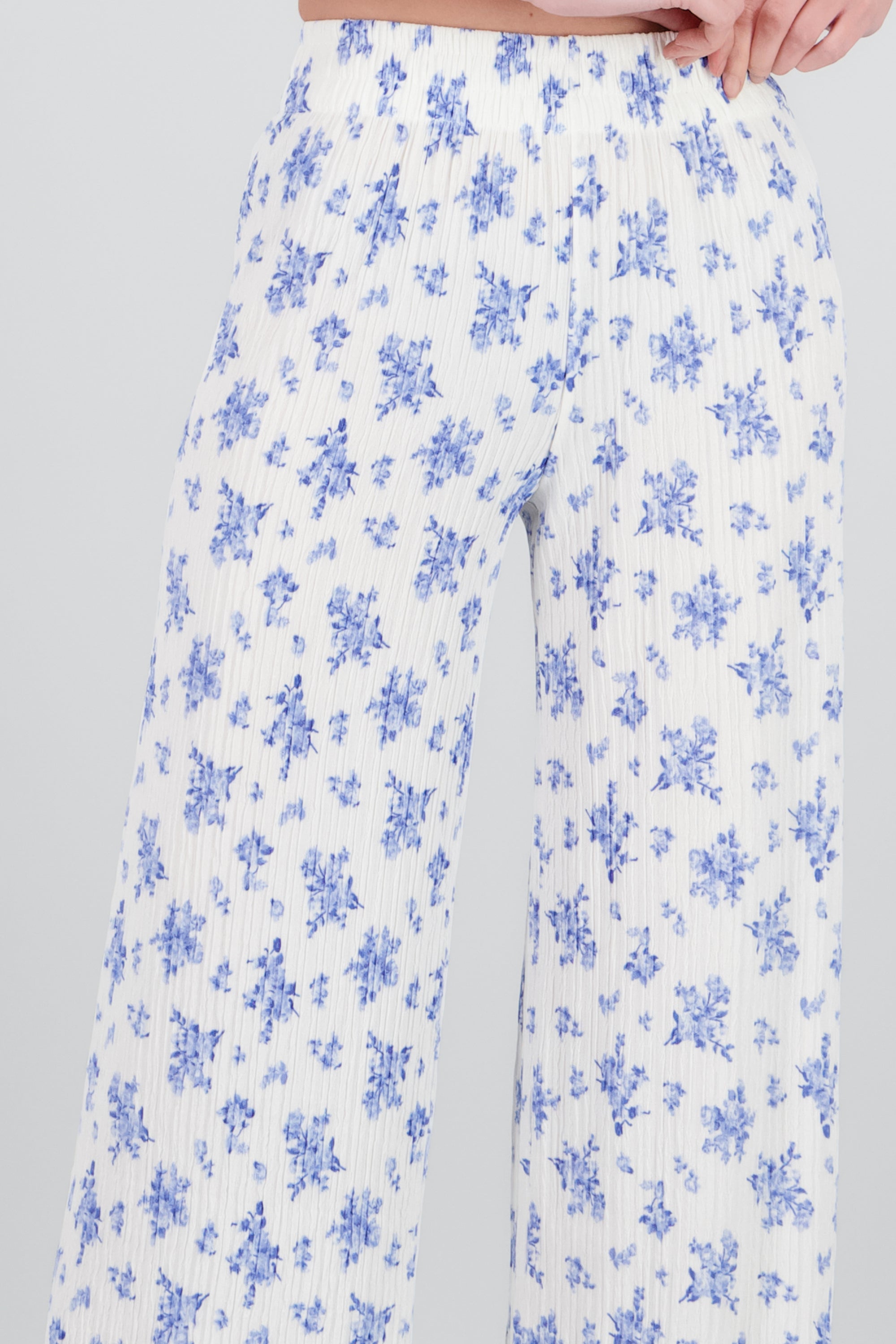 Pantalon amplio textura y flores BLANCO COMBO