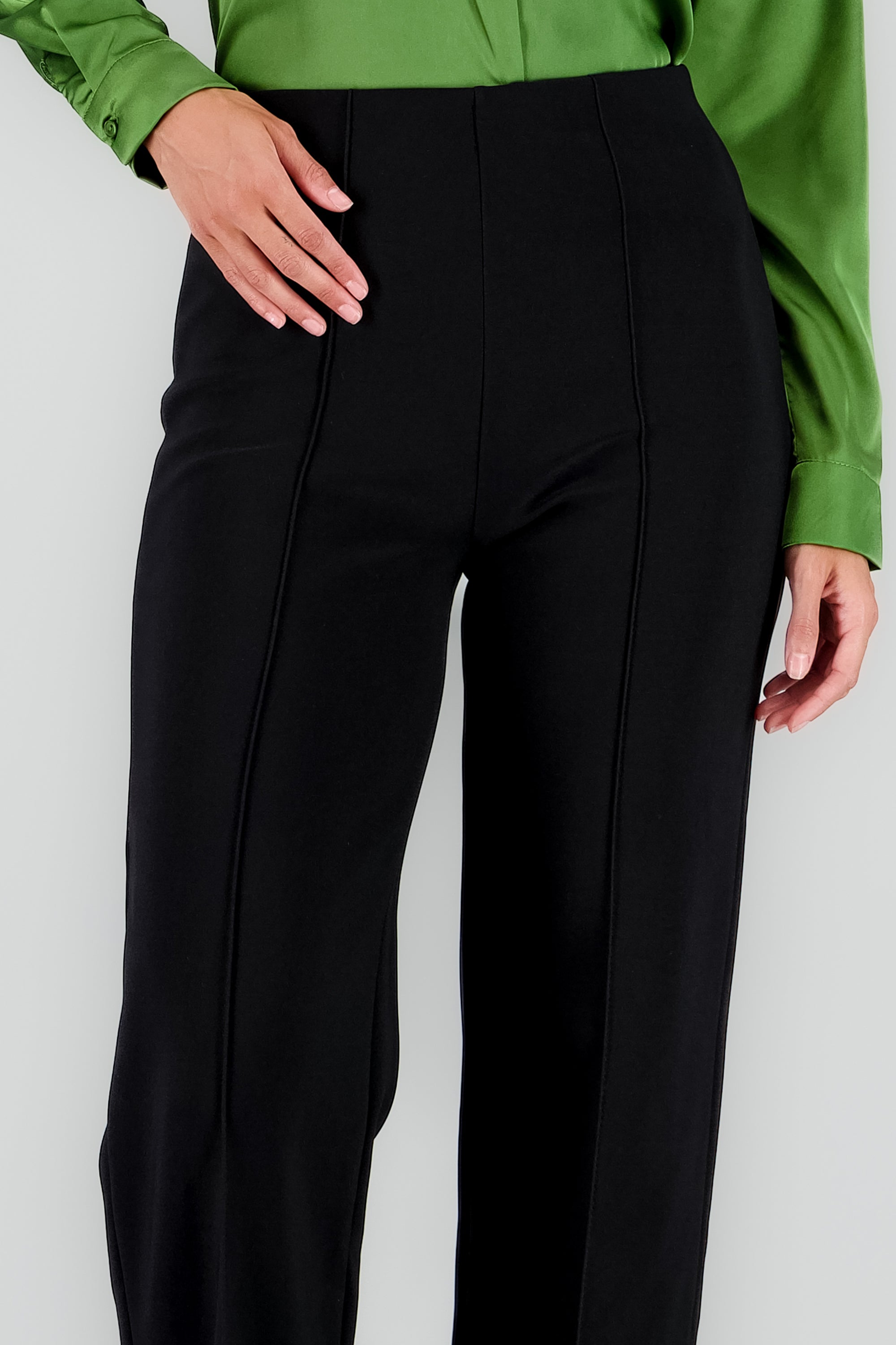 Pantalon de vestir con pinzas NEGRO