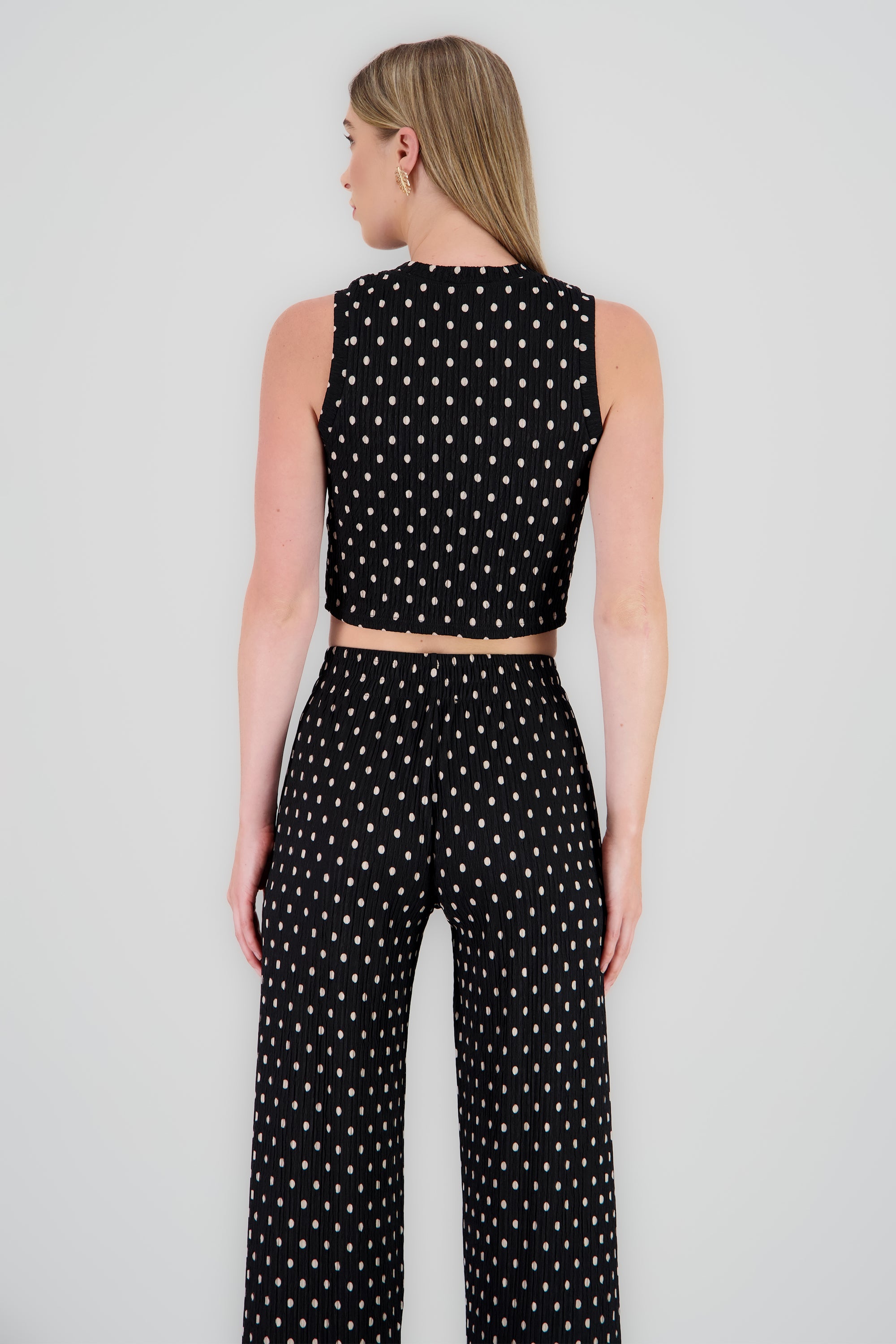 Top corto textura polkas NEGRO COMBO