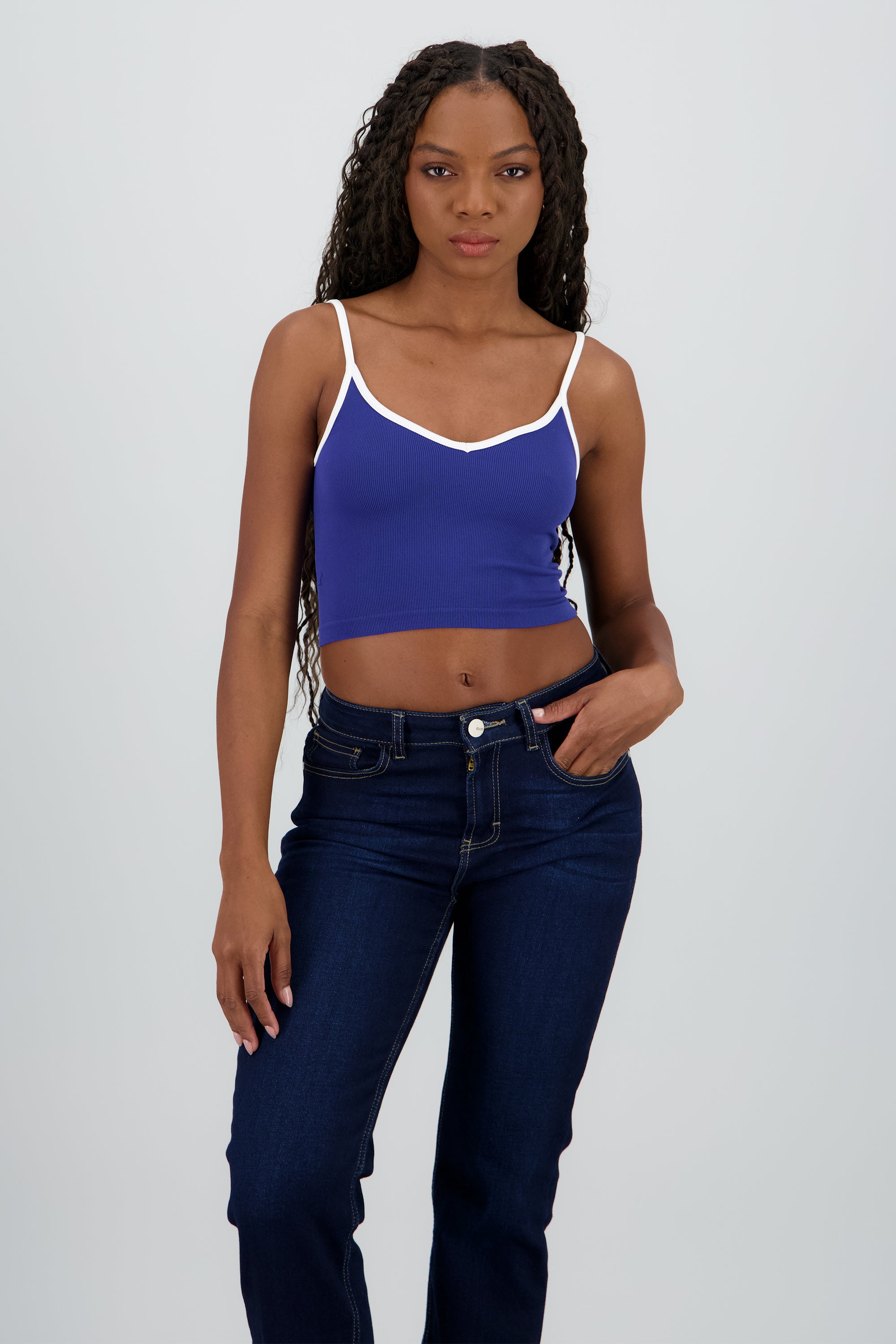 Top corto tirantes y contraste MARINO