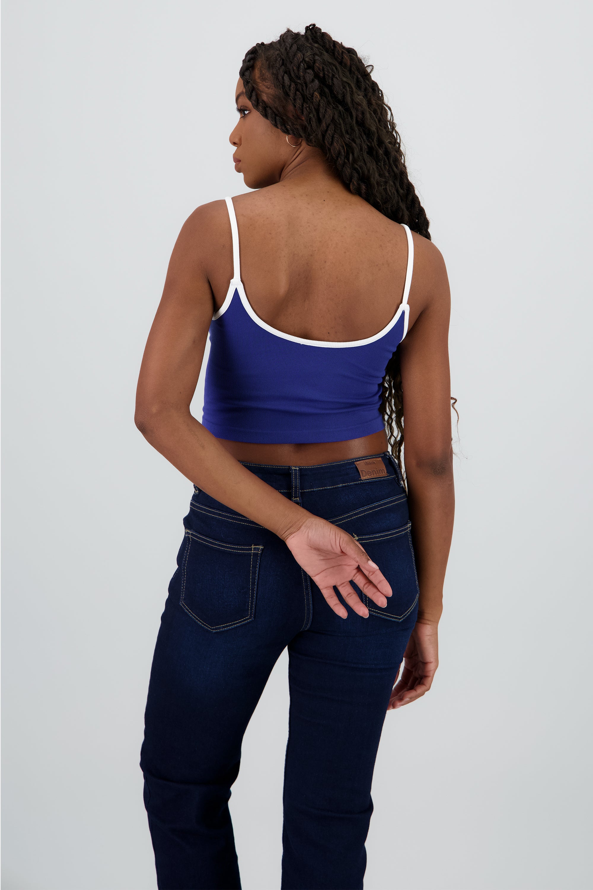 Top corto tirantes y contraste MARINO