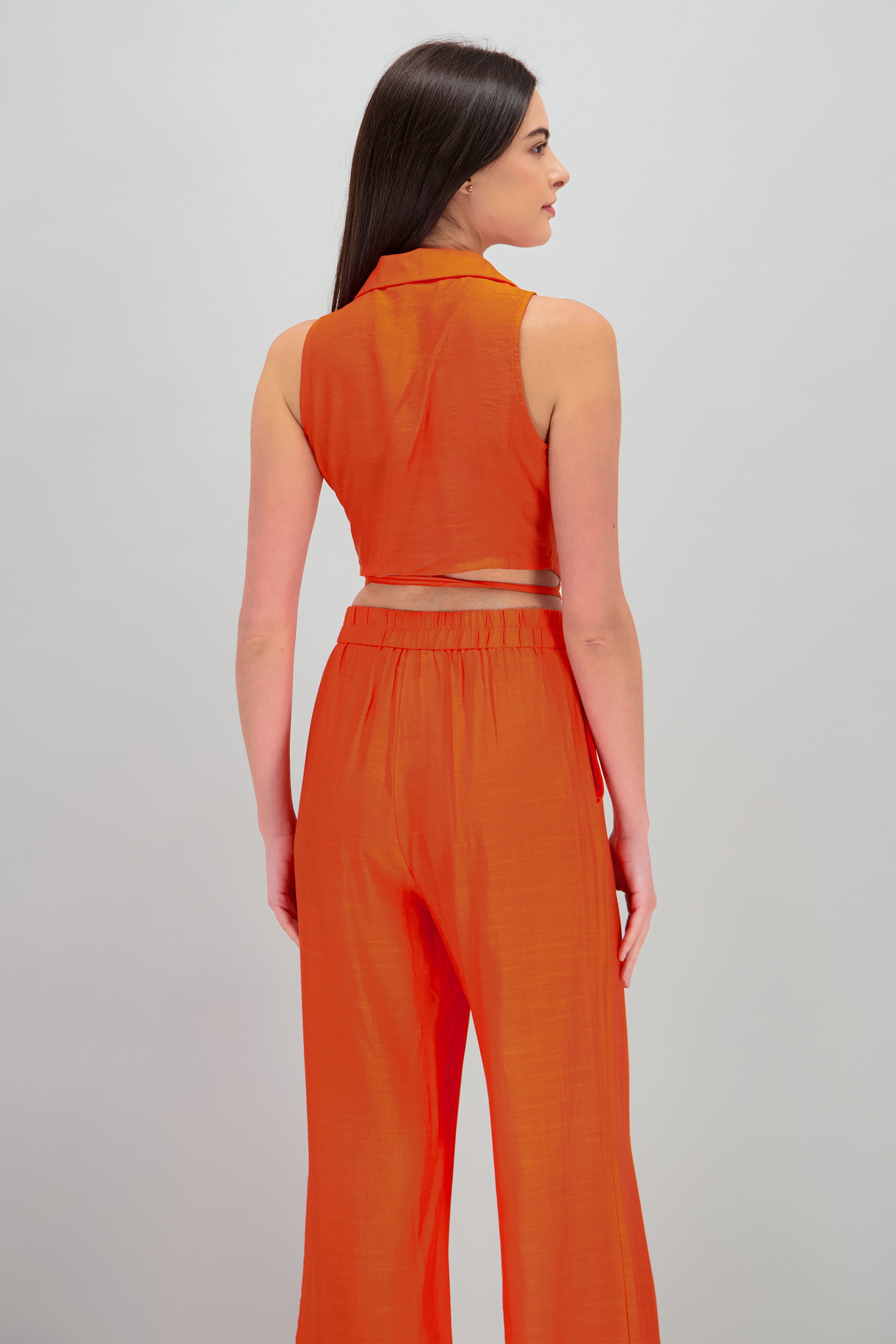 Chaleco crop detalle amarre NARANJA