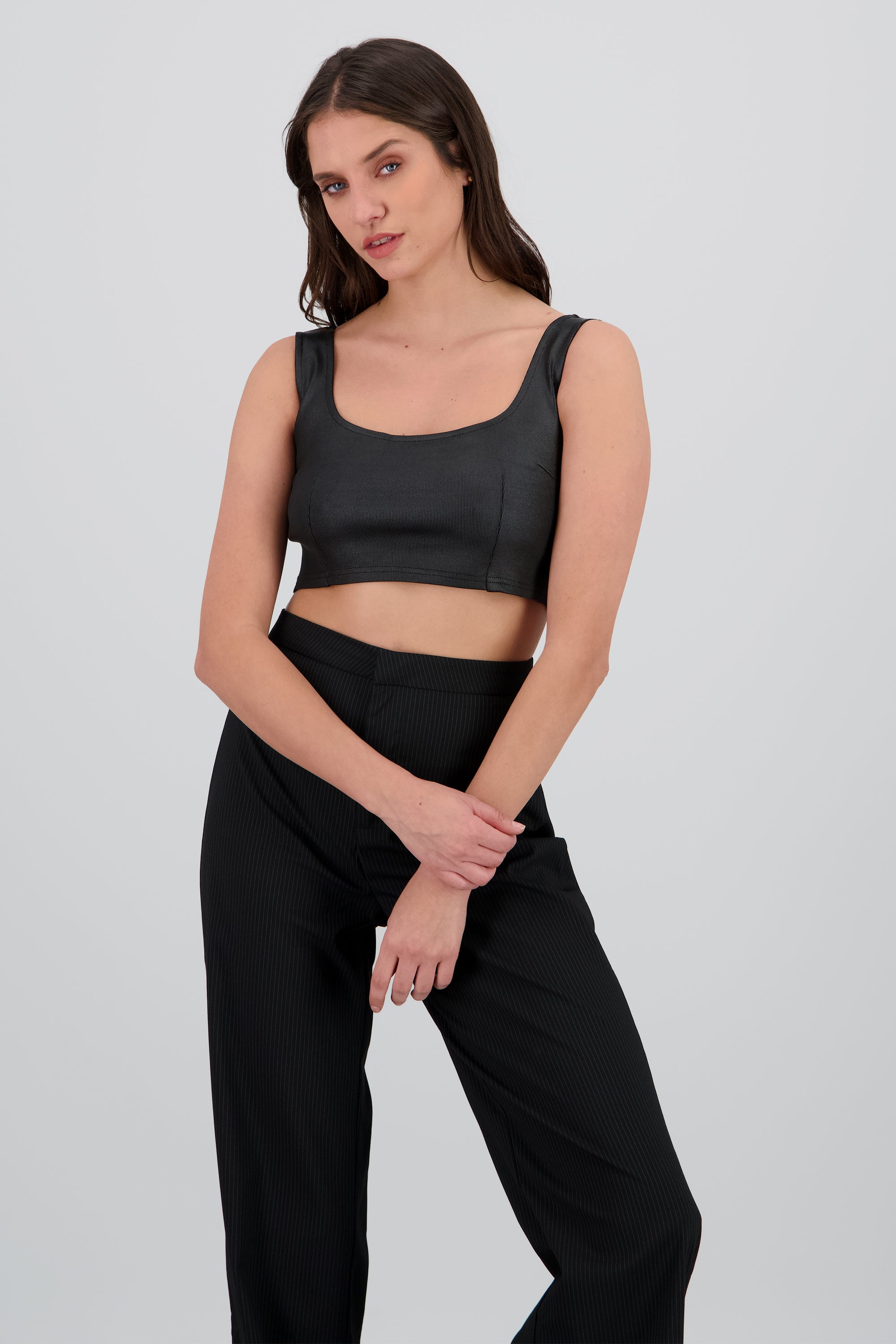 Top crop tirantes escote cuadrado NEGRO