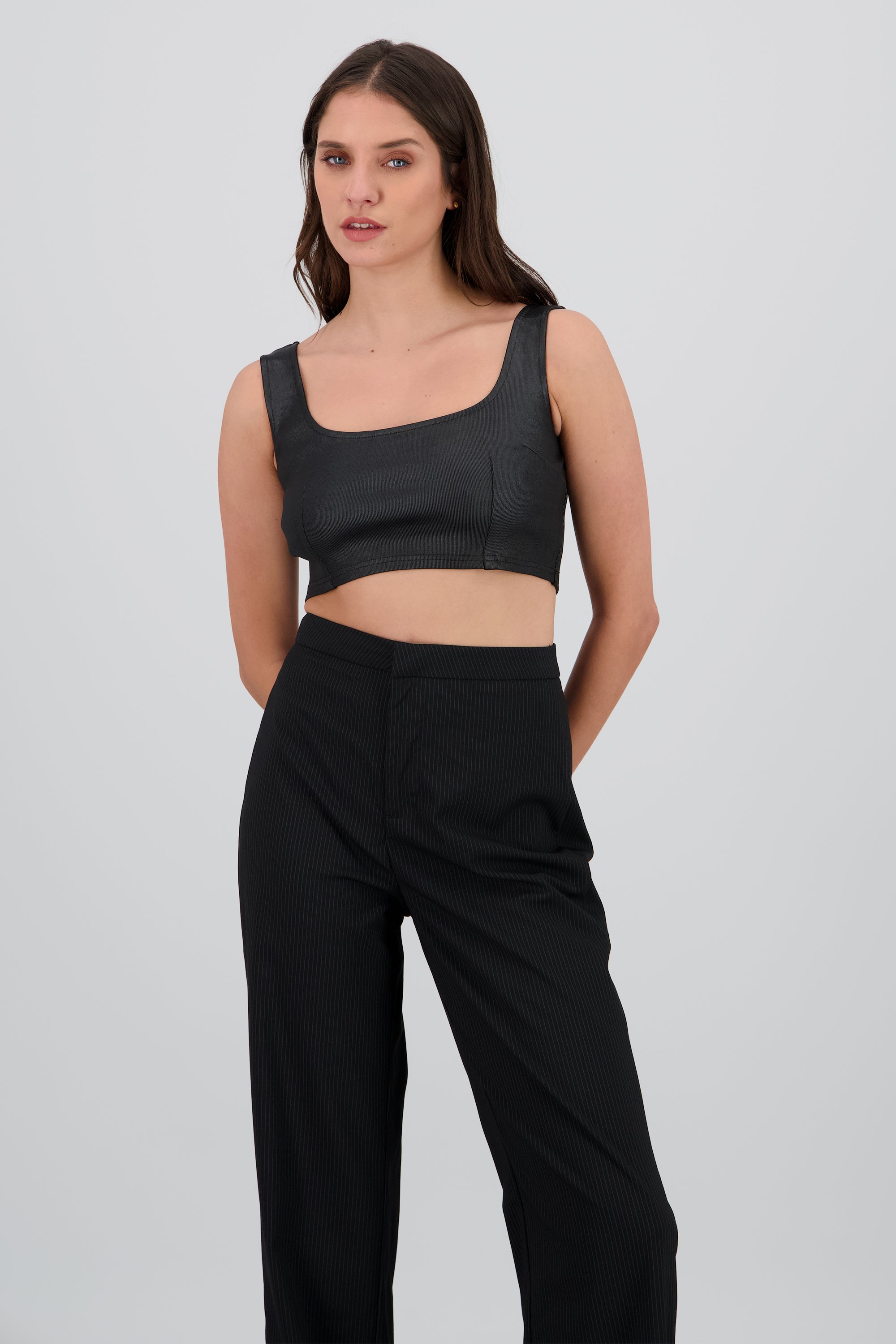 Top crop tirantes escote cuadrado NEGRO