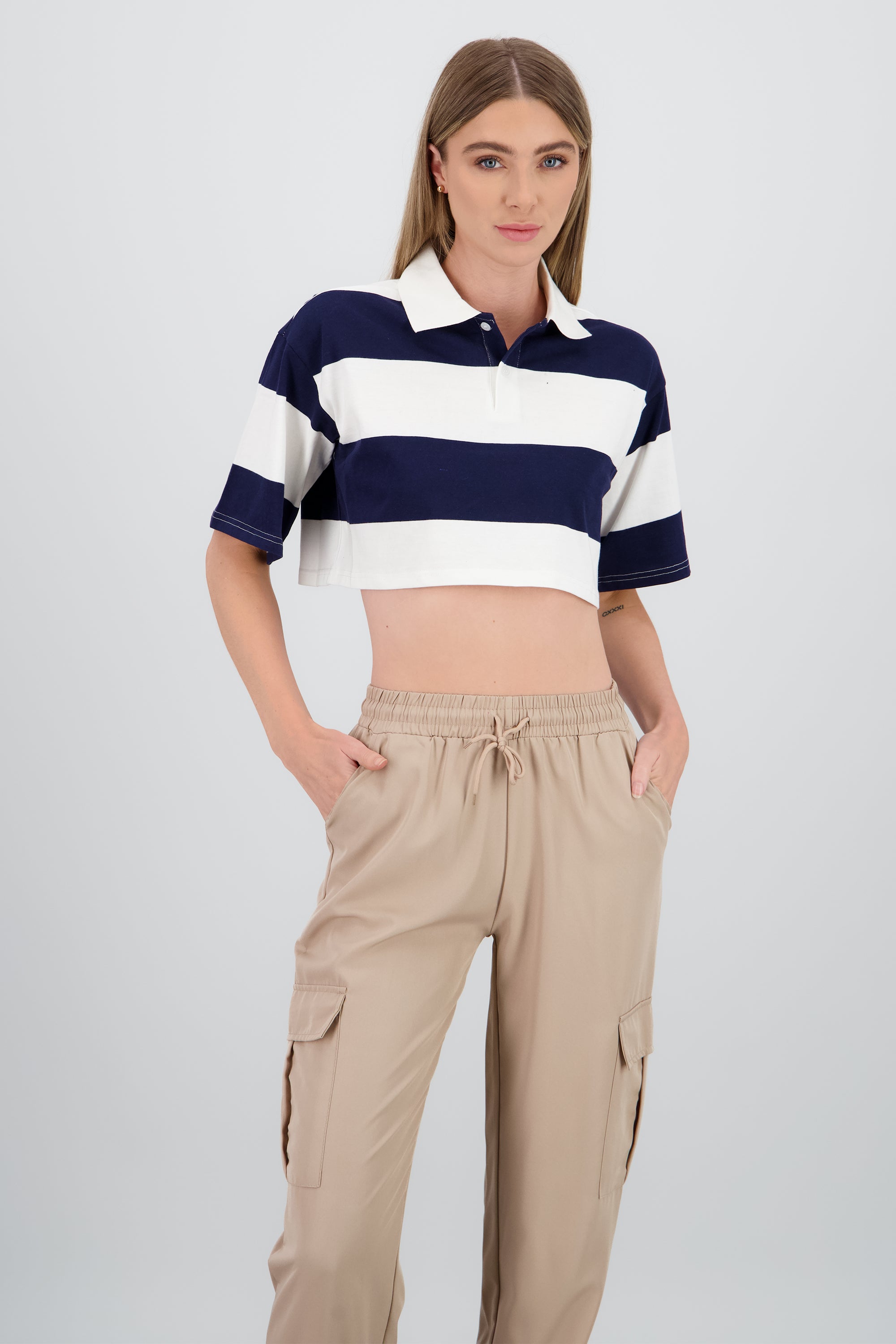 T-shirt crop cuello polo detalle rayas MARINO COMBO