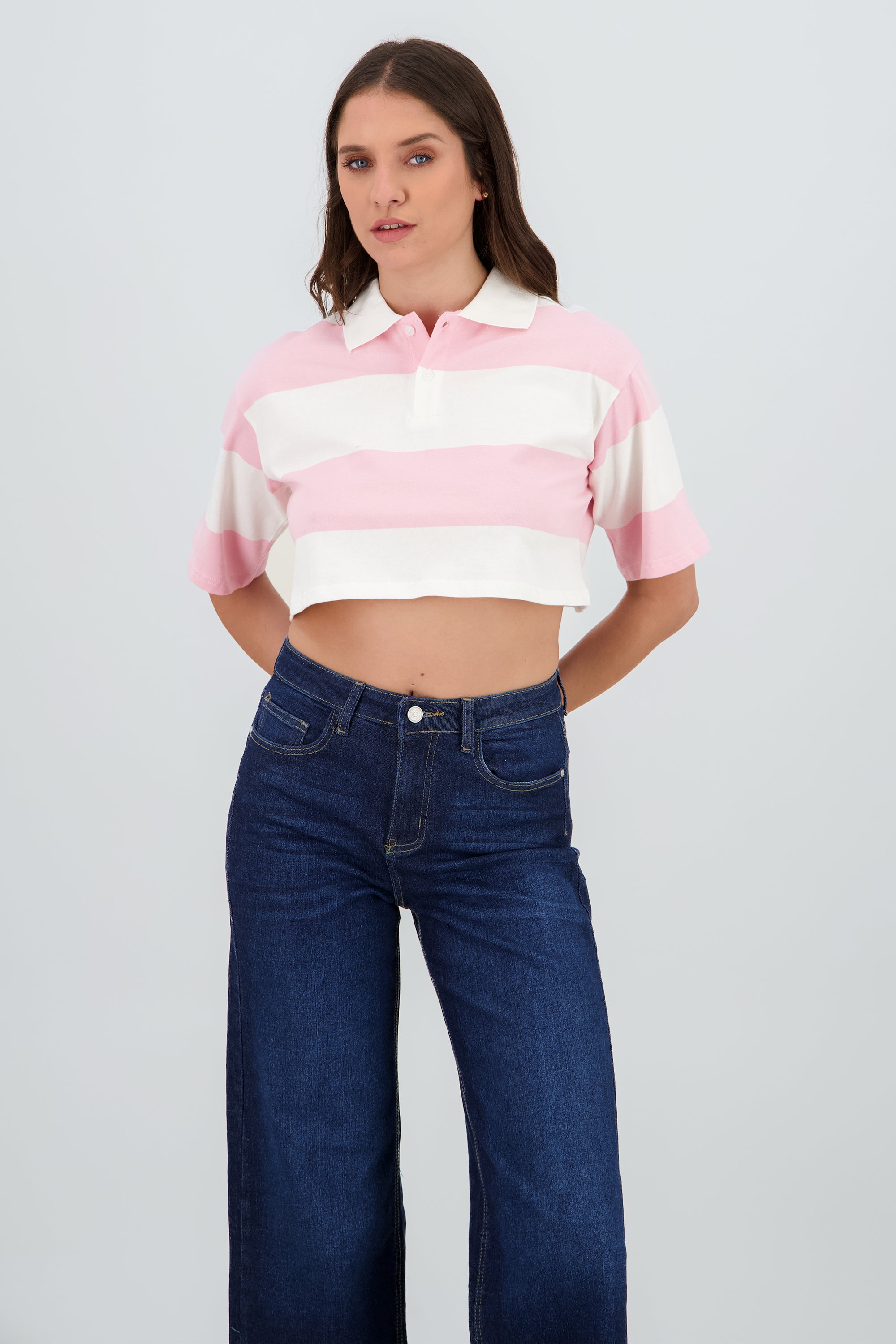 T-shirt crop cuello polo detalle rayas ROSA COMBO