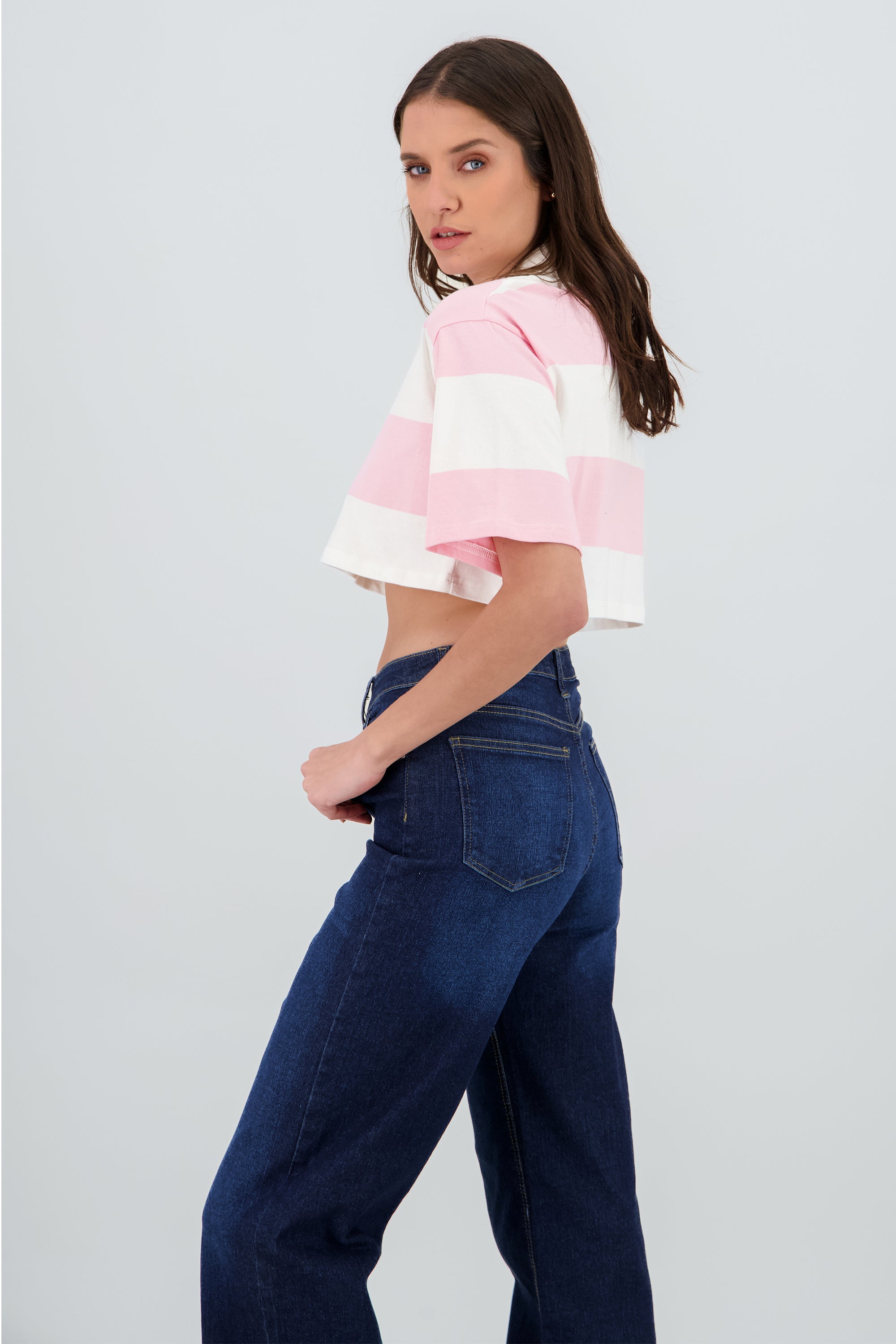 T-shirt crop cuello polo detalle rayas ROSA COMBO