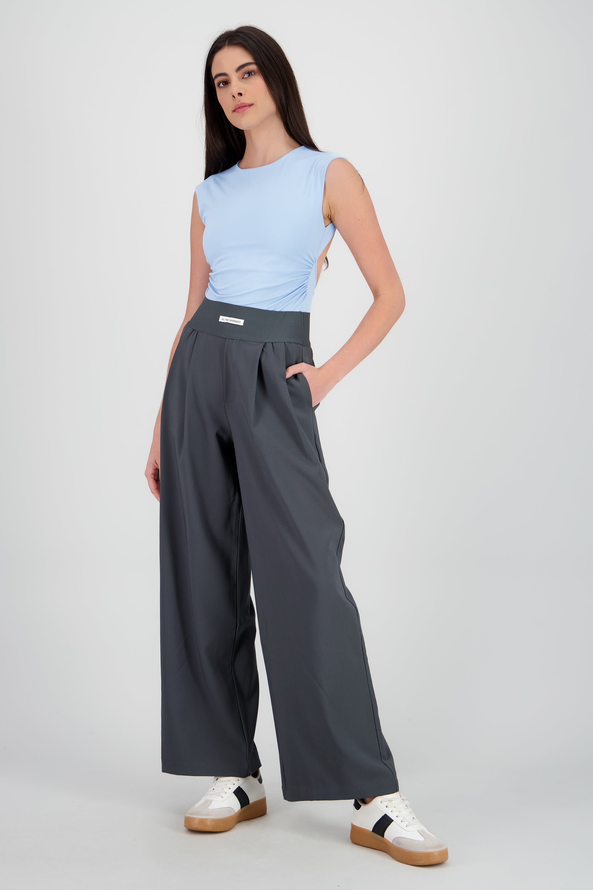 Pantalon wide leg detalle resorte GRIS