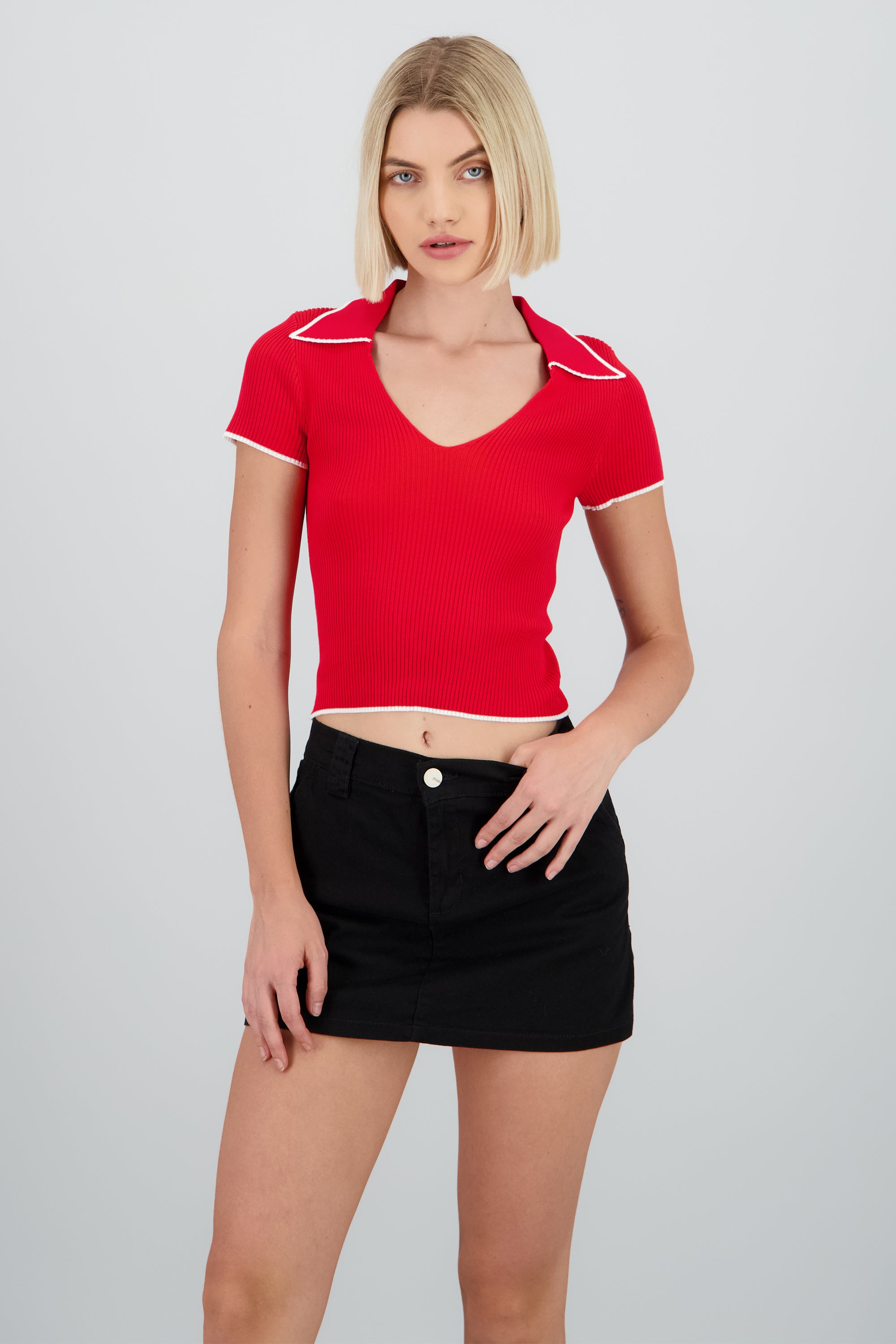 Top corto tejido contraste cuello ROJO