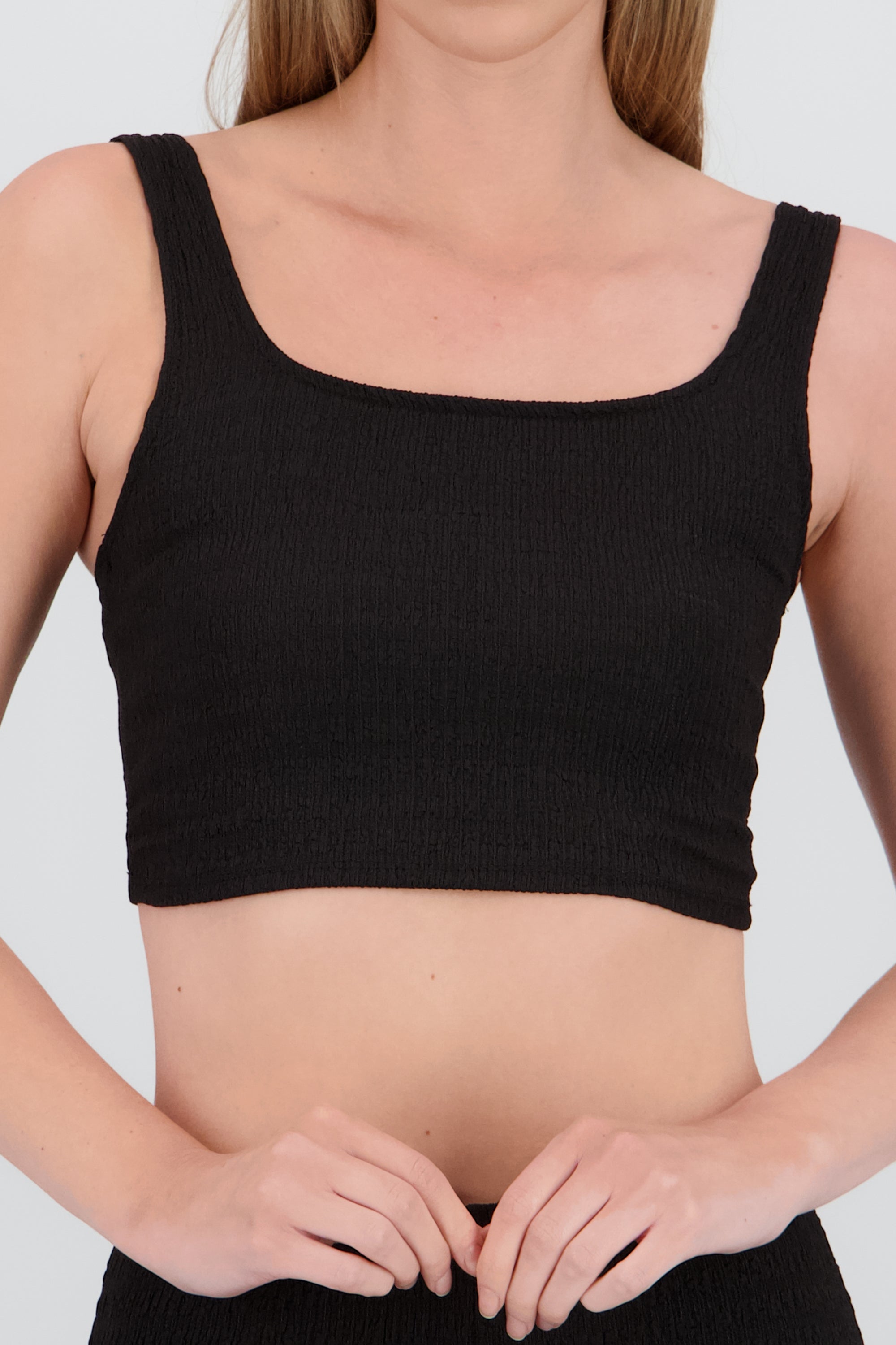 Crop top tirantes textura NEGRO