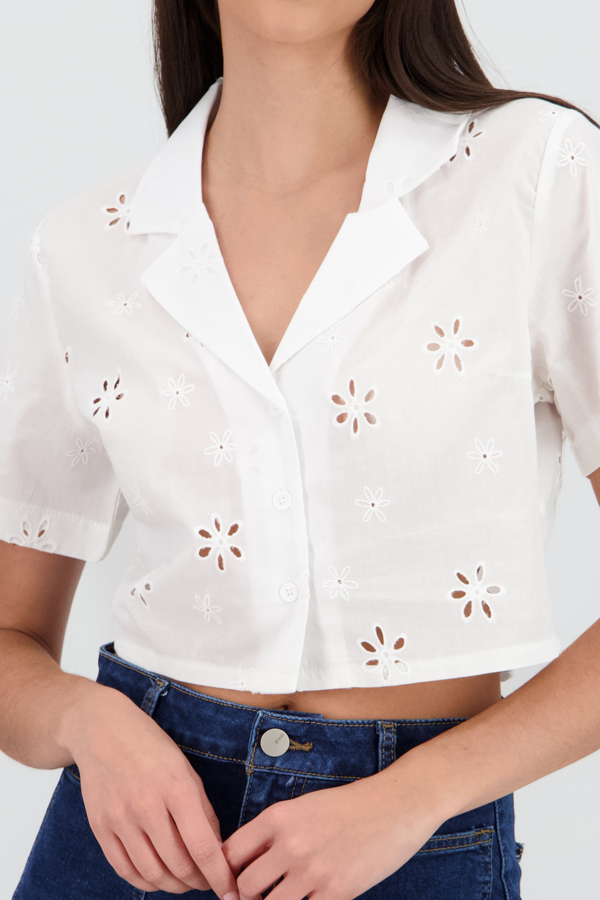 Camisa crop detalle eyelet BLANCO