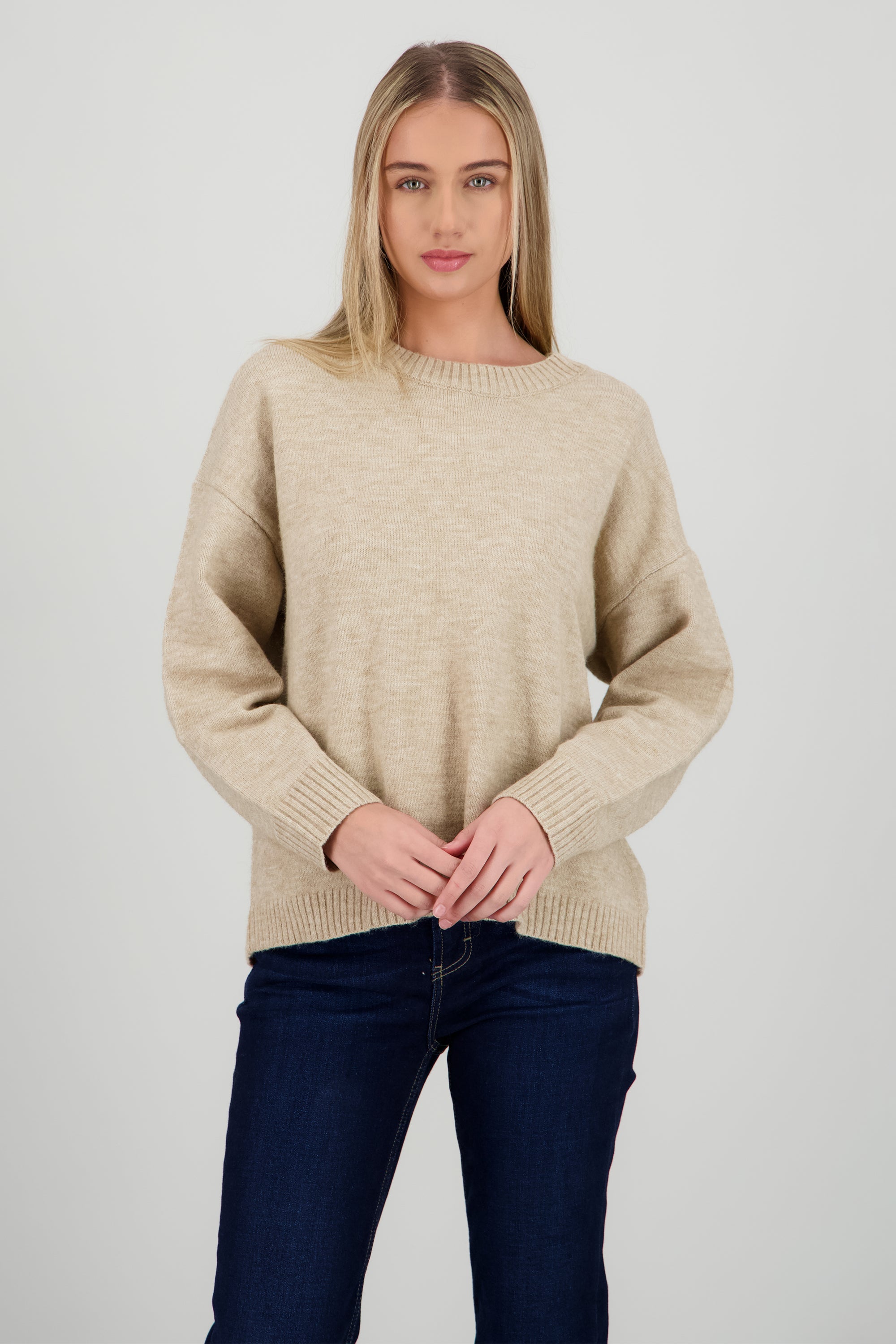 Sueter  cuello redondo liso BEIGE