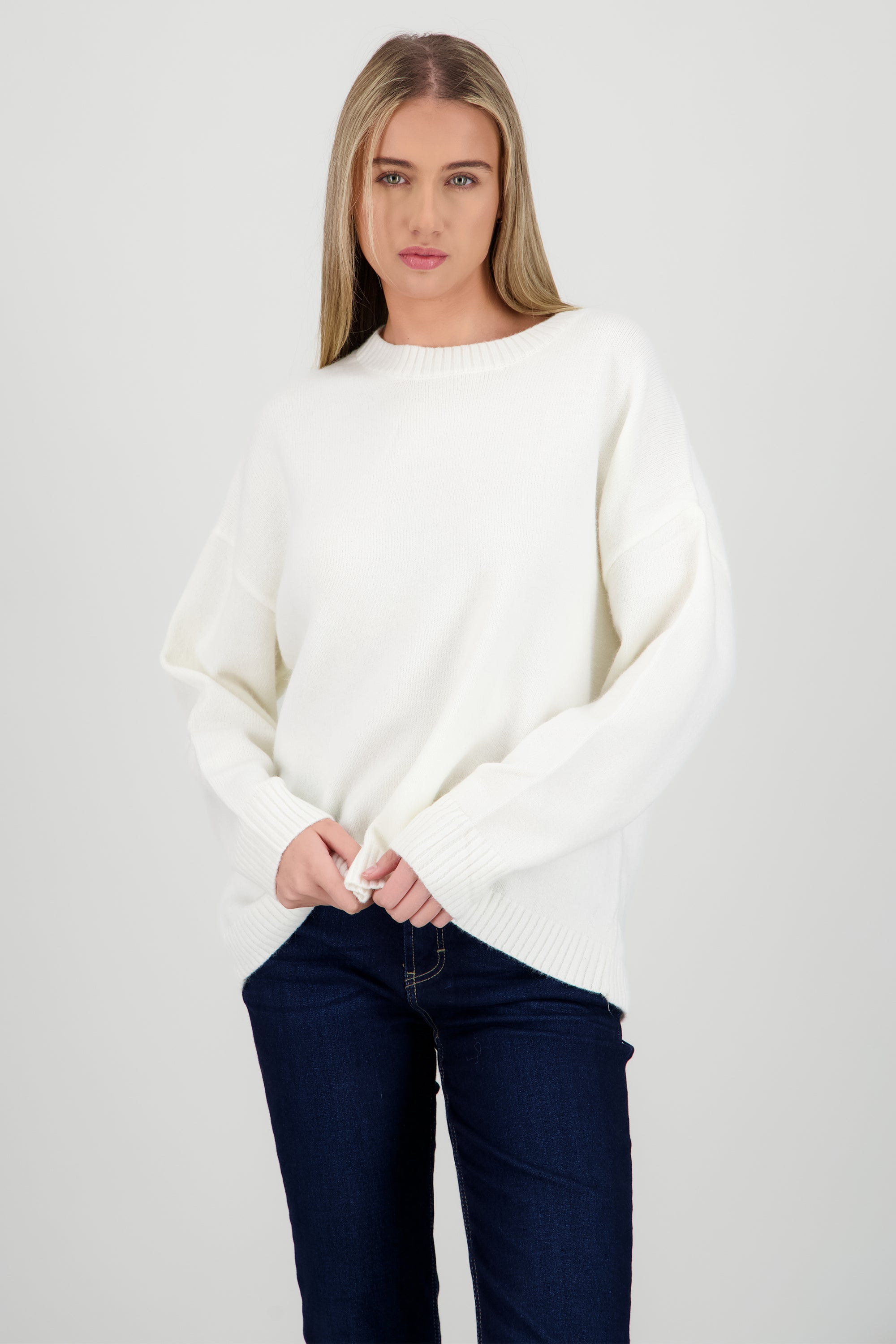 Sueter  cuello redondo liso CREMA