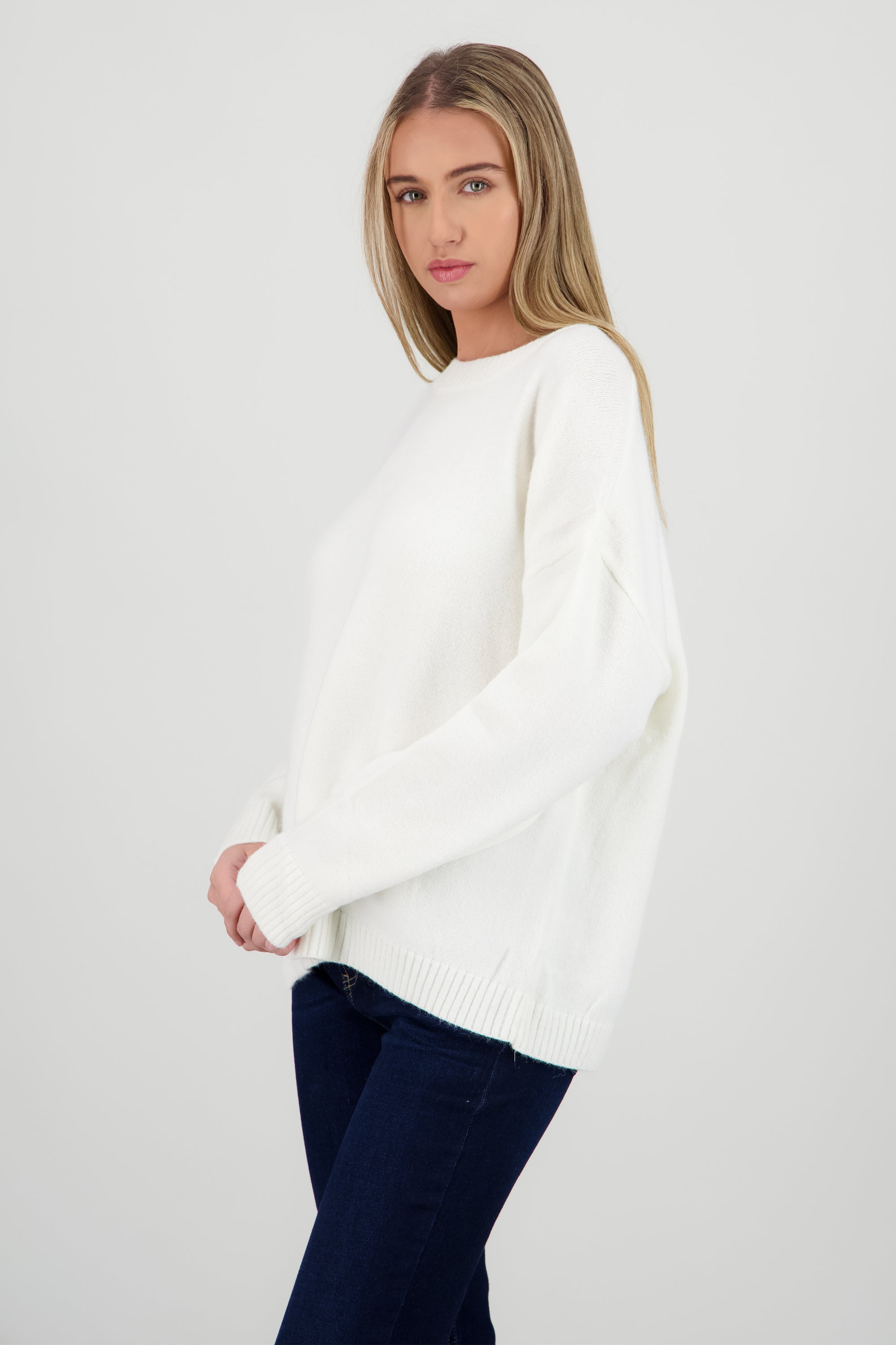 Sueter  cuello redondo liso CREMA