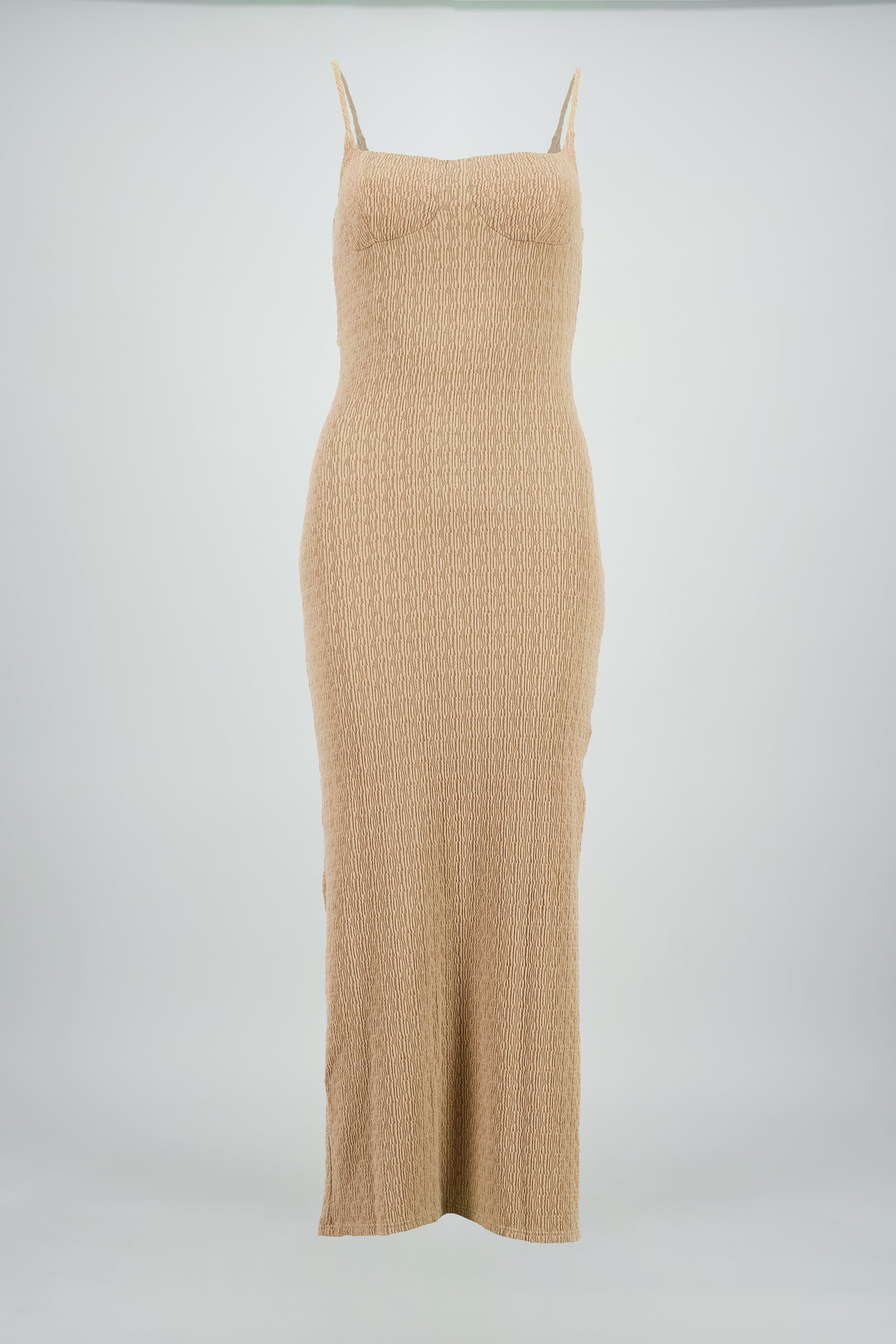 Vestido maxi textura con copas