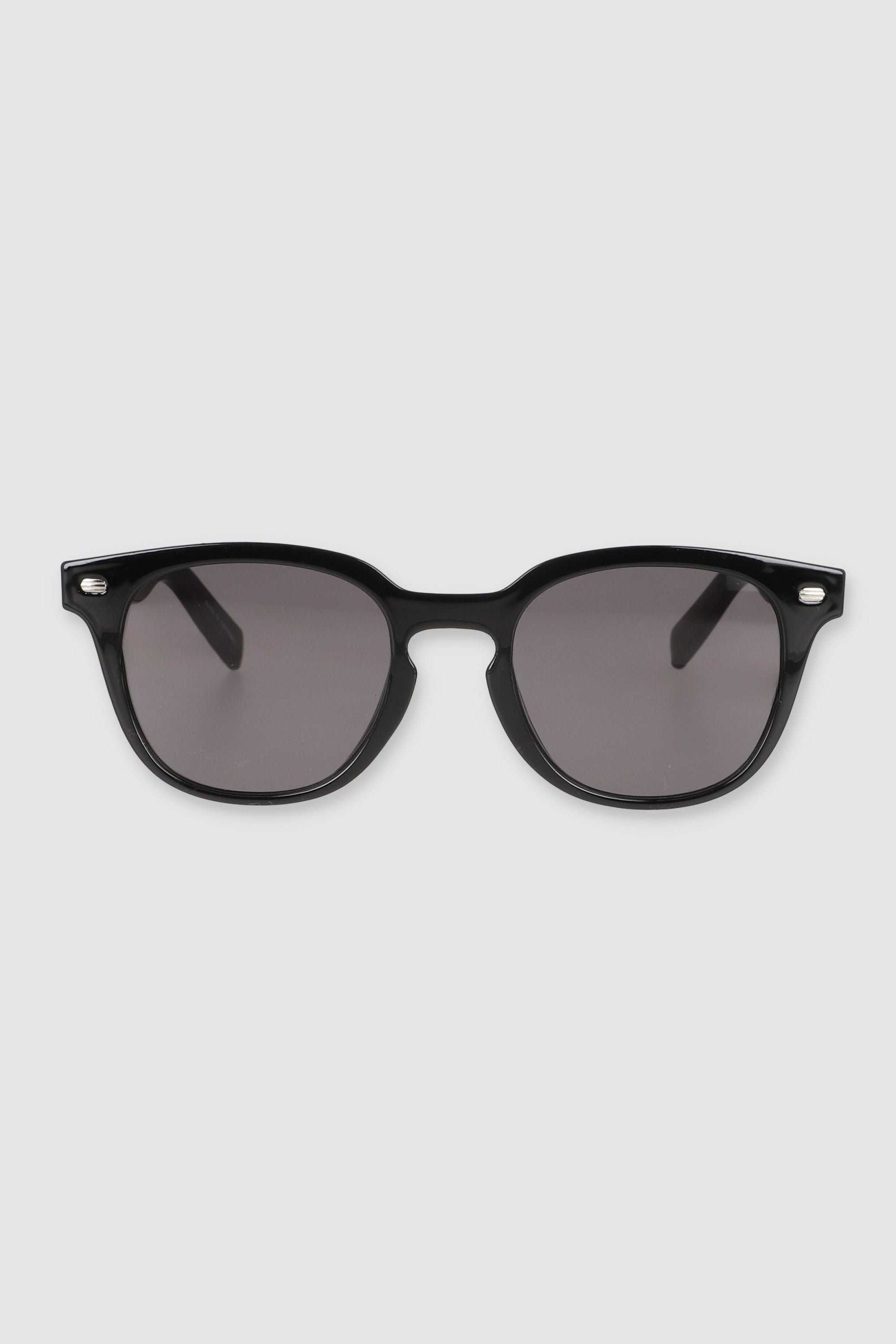 Lente wayfarer pasta delgada detalle metalico NEGRO