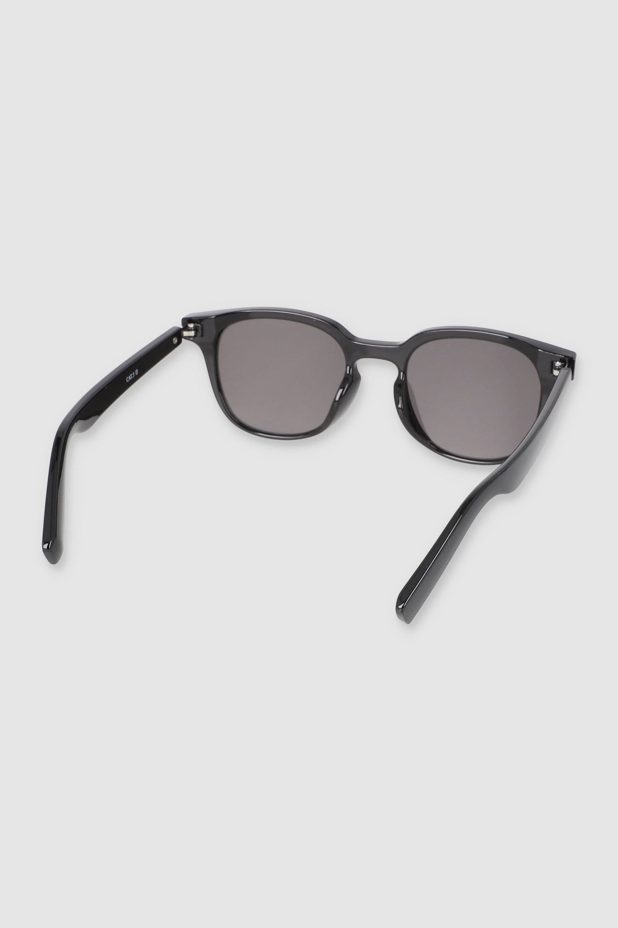 Lente wayfarer pasta delgada detalle metalico NEGRO