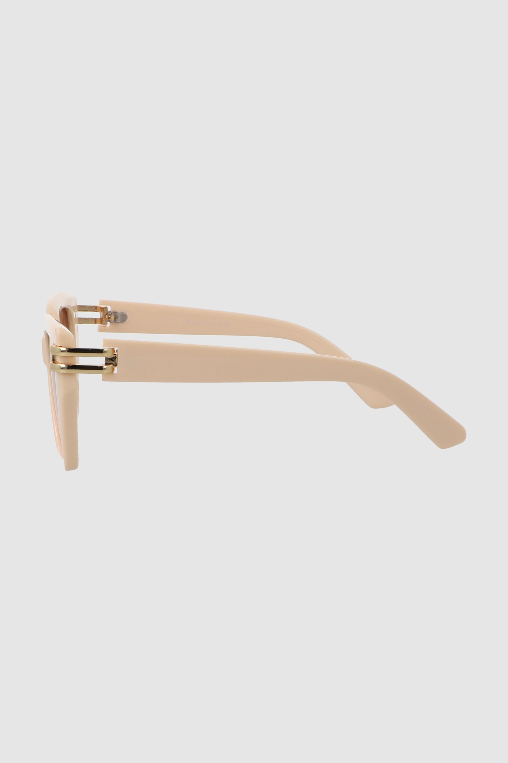 Lente cuadrado cateye con detalle metalico CREMA