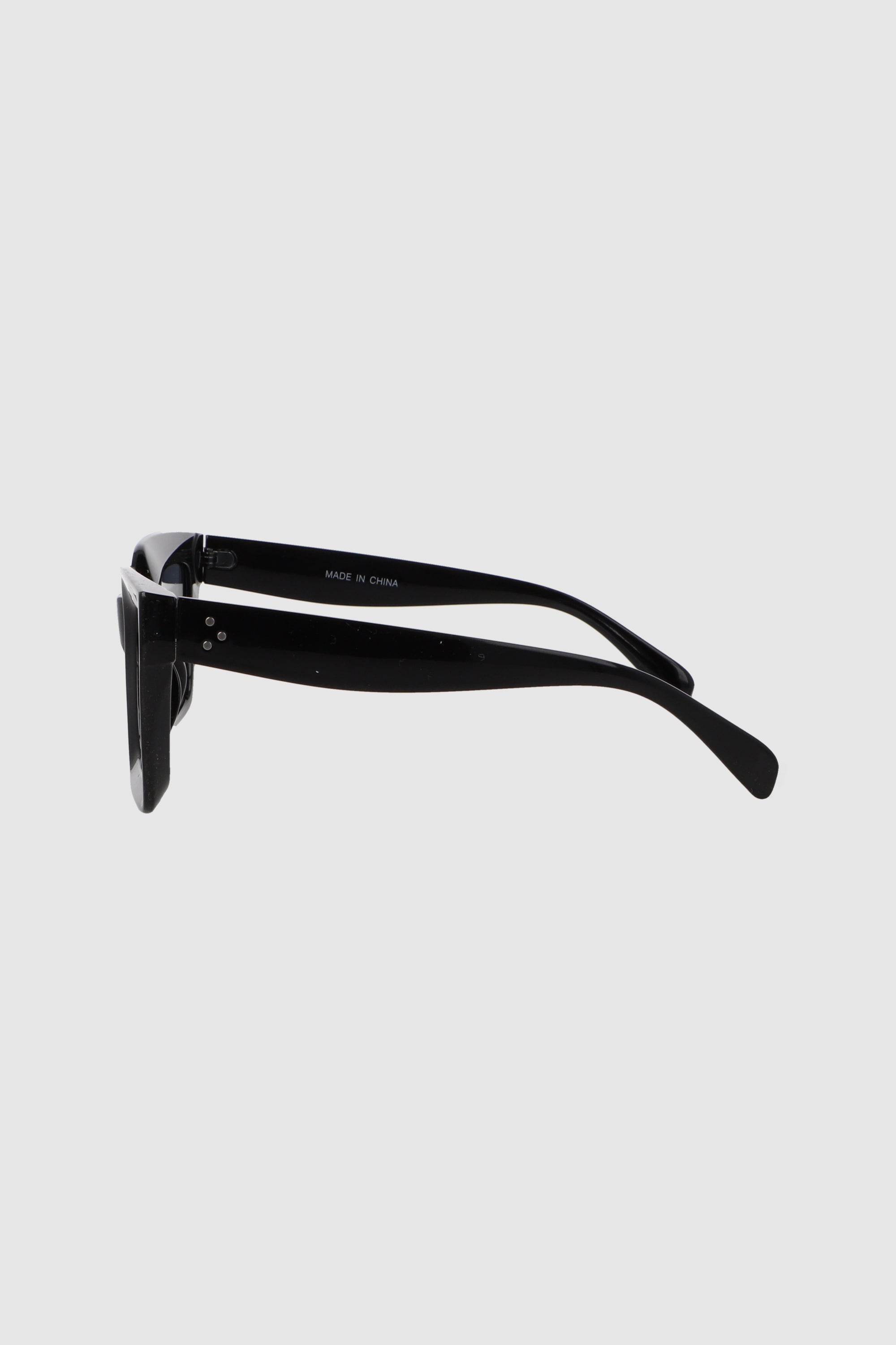Lente cuadrado monocromatico trasparente NEGRO