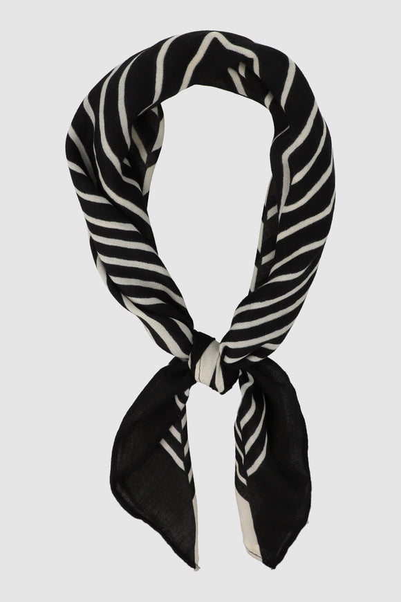 BLACK/WHITE