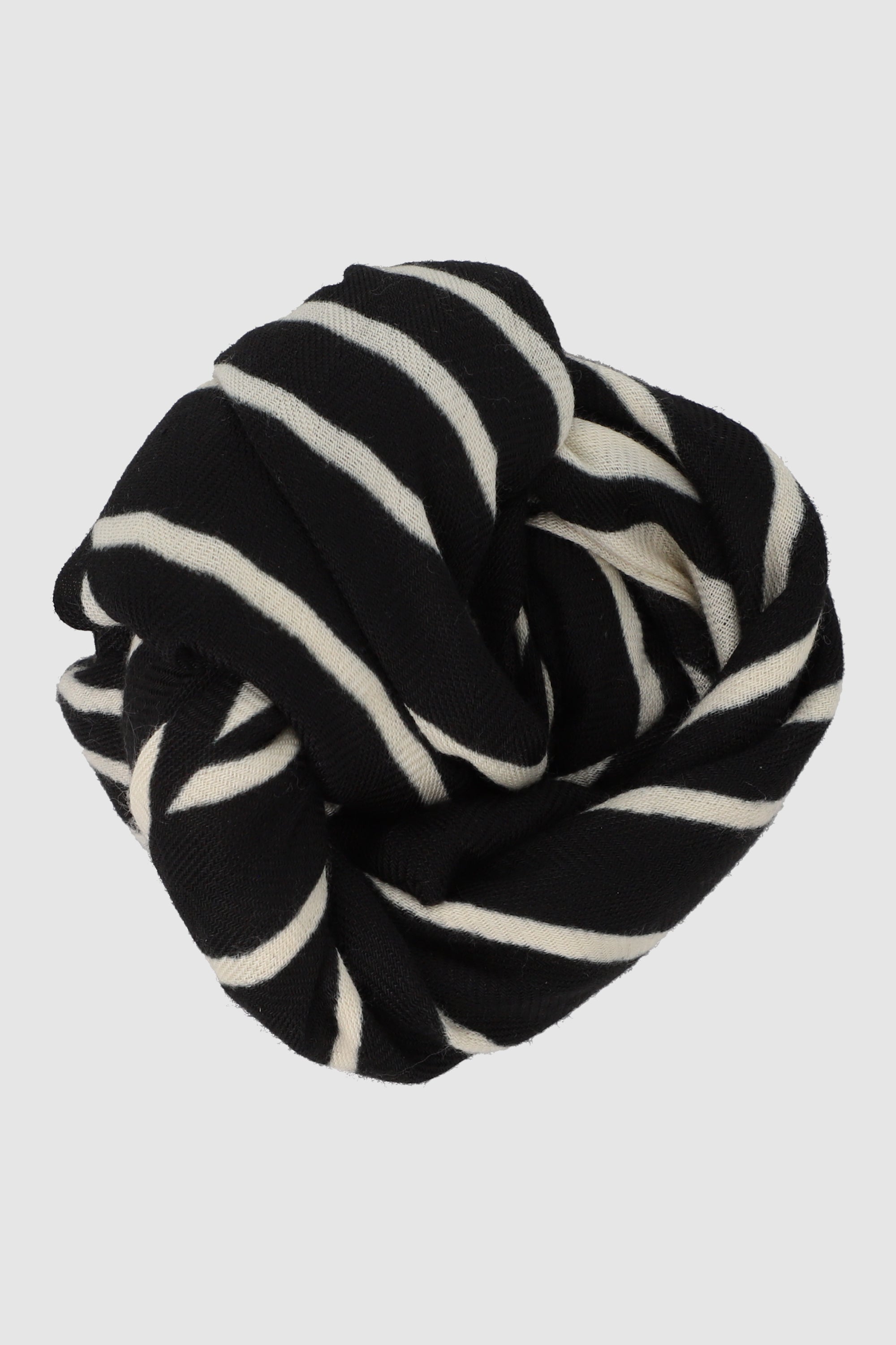 Pañuelo lineas asimetricas NEGRO BLANCO
