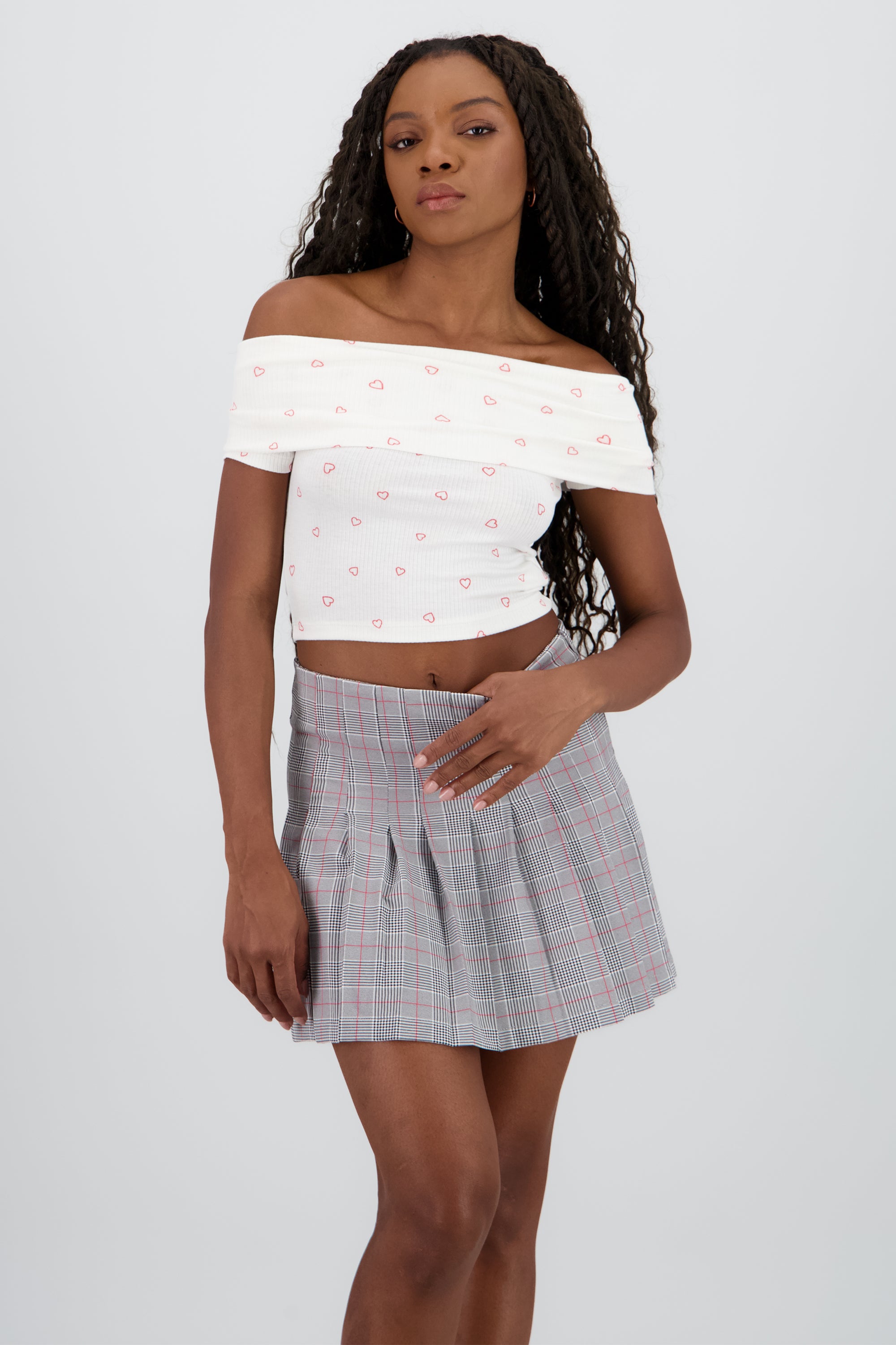 Top off shoulder manga corta detalle corazones BLANCO COMBO