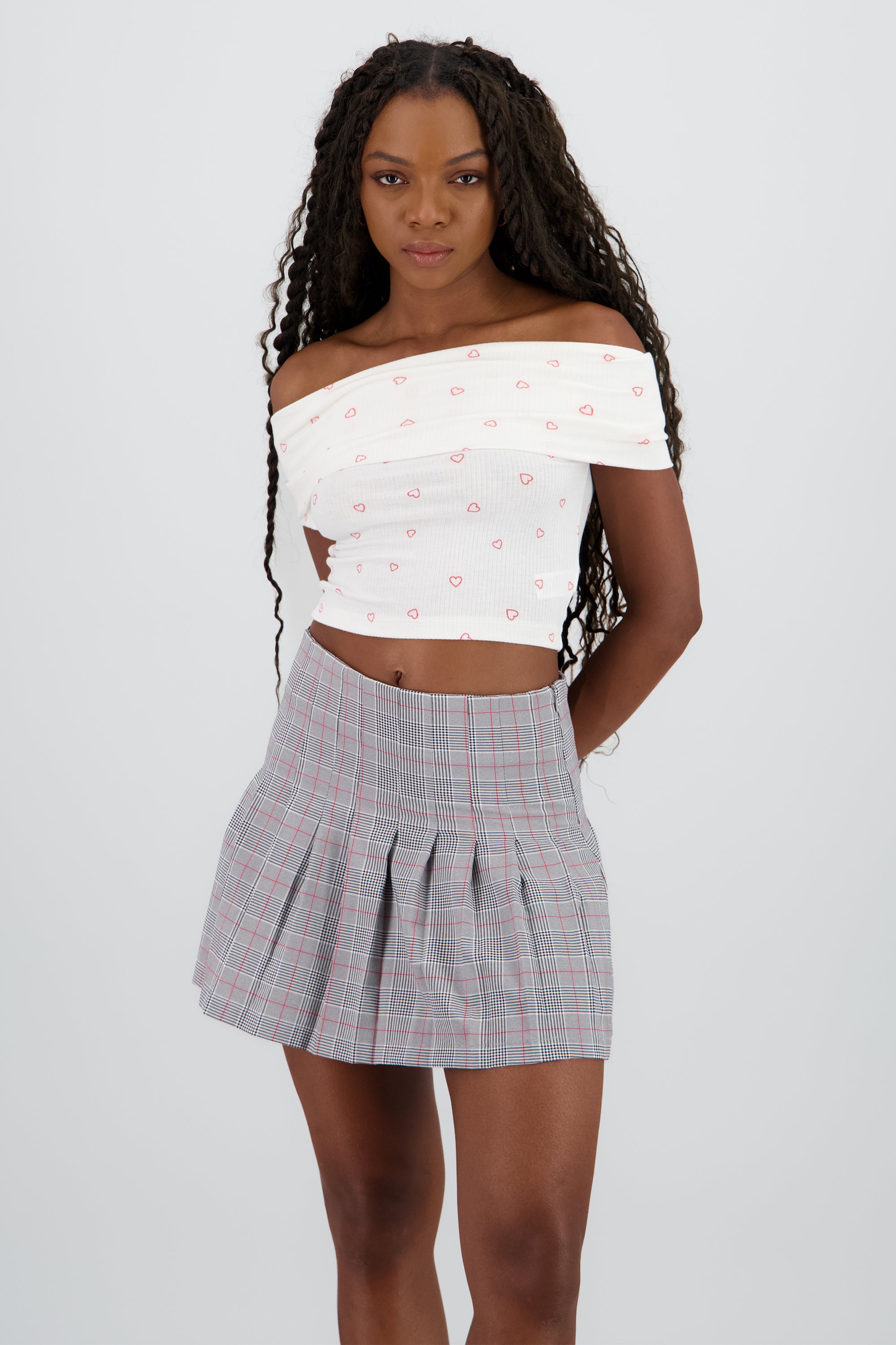 Top off shoulder manga corta detalle corazones BLANCO COMBO