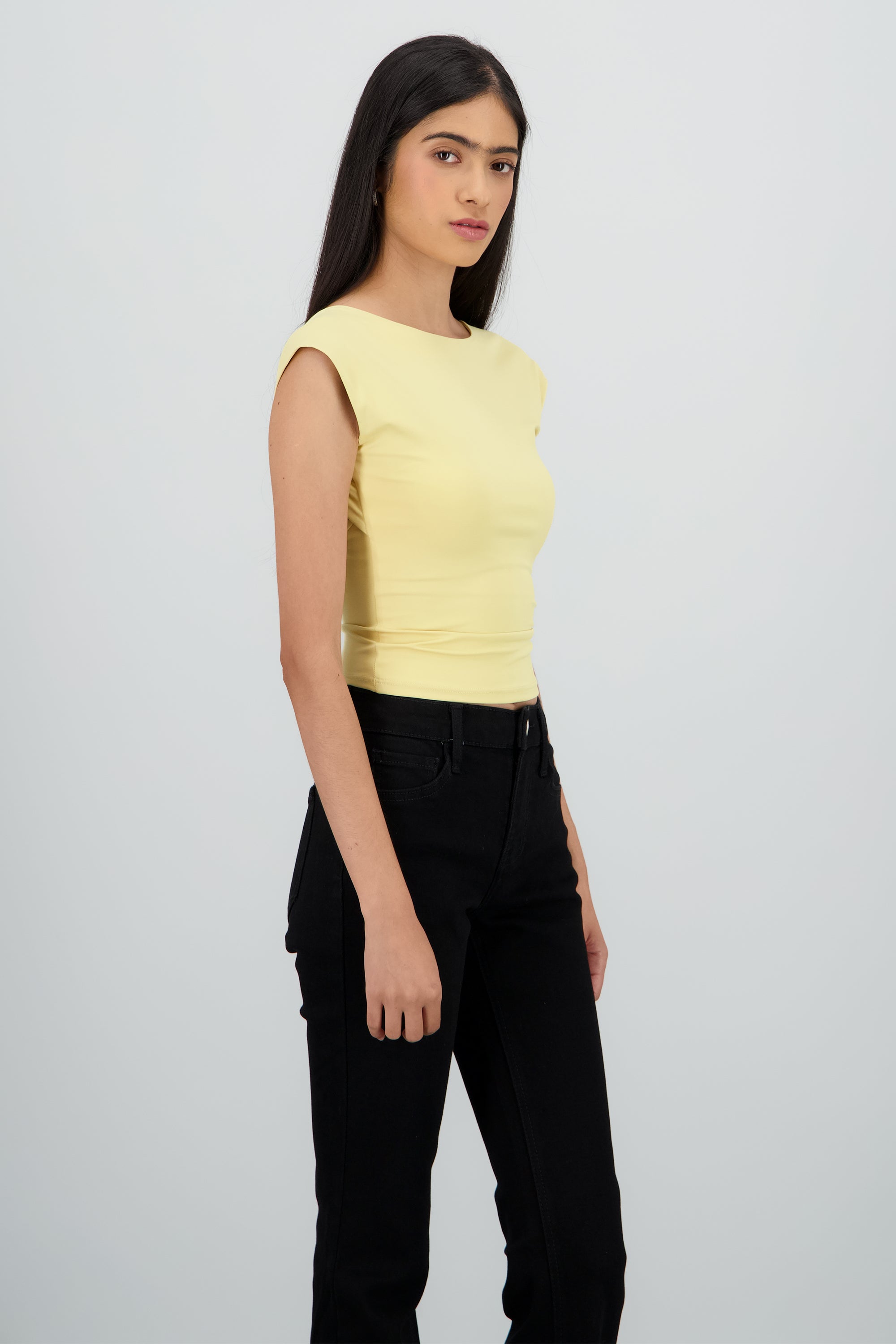 Top manga corta escote espalda AMARILLO PASTEL
